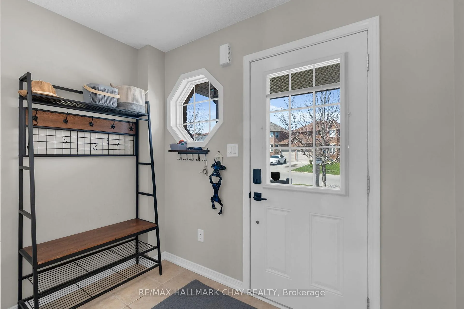 Photo 3 of 1403 Benson Street, Innisfil, Alcona — HOMEH