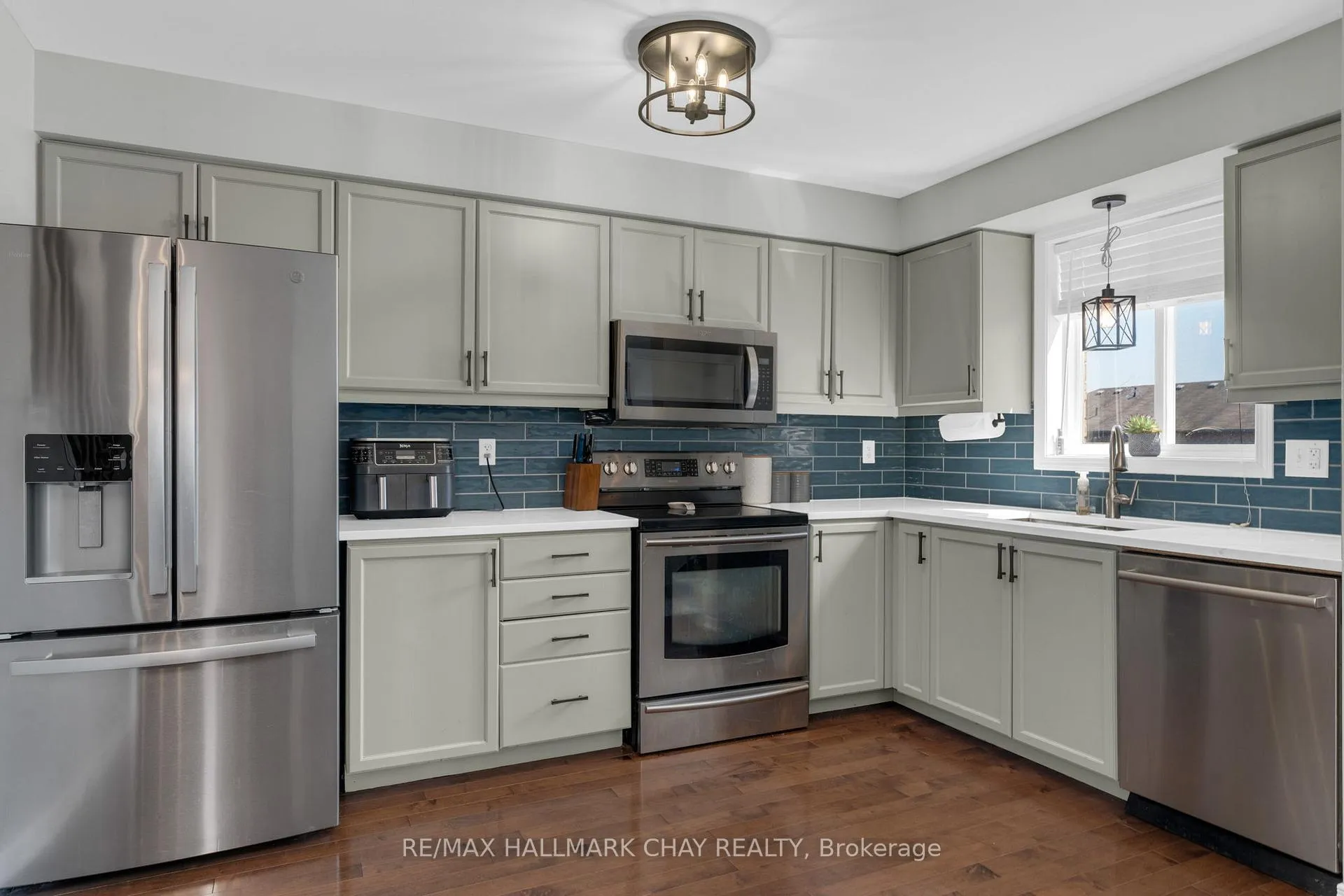 Photo 6 of 1403 Benson Street, Innisfil, Alcona — HOMEH