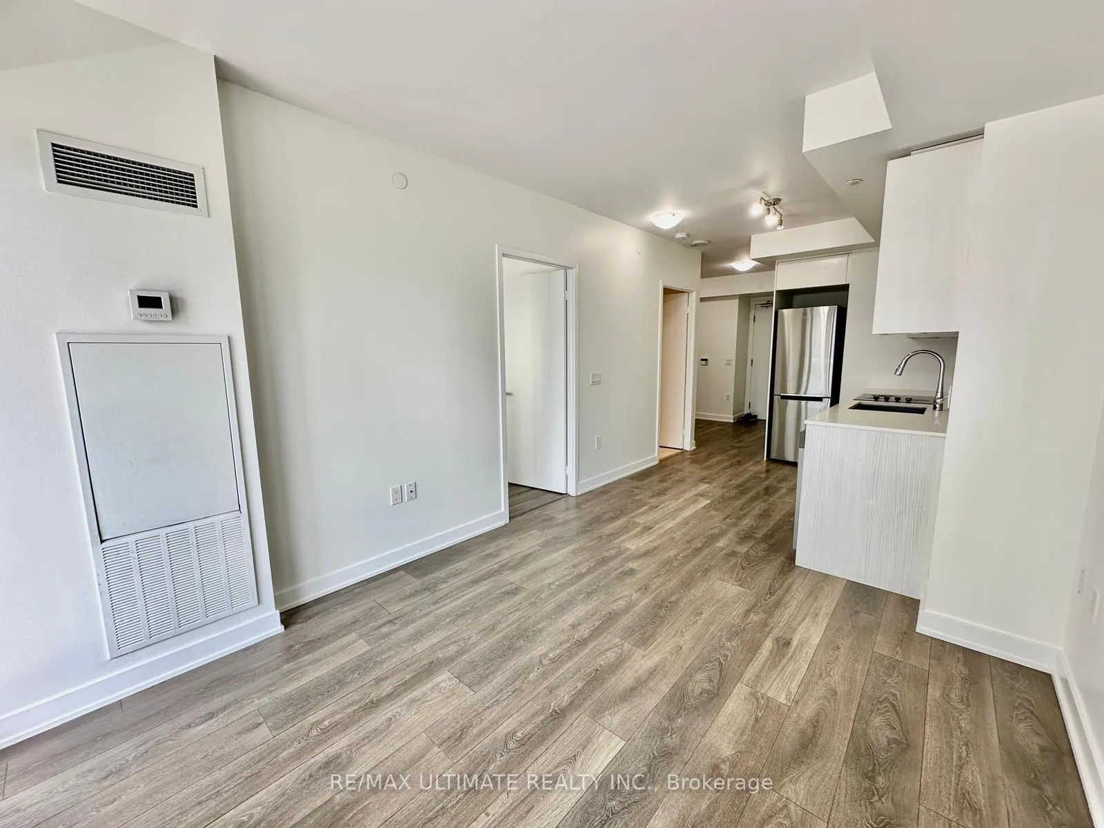 Photo 6 of Unit 1211, 195 Redpath Avenue, Toronto, Mount Pleasant West — HOMEH