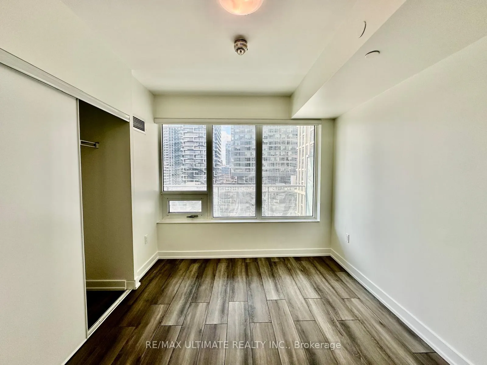Photo 12 of Unit 1211, 195 Redpath Avenue, Toronto, Mount Pleasant West — HOMEH