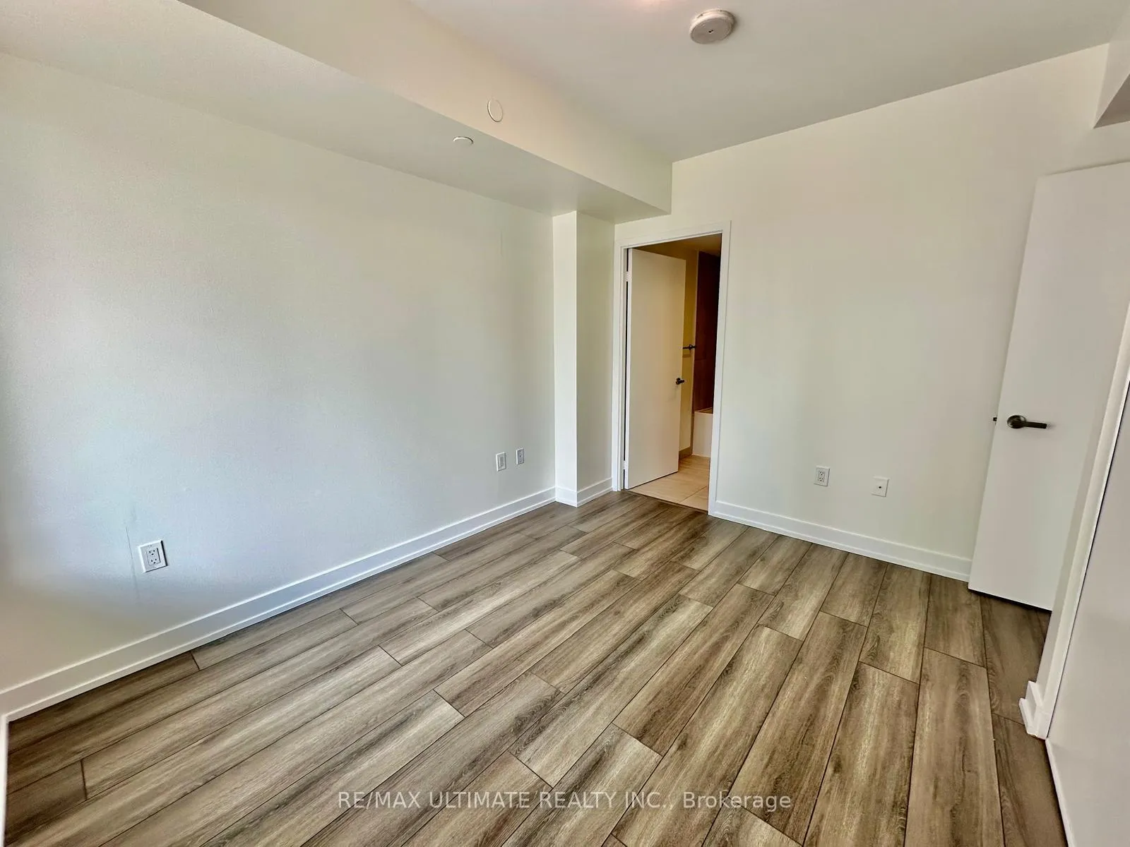 Photo 14 of Unit 1211, 195 Redpath Avenue, Toronto, Mount Pleasant West — HOMEH