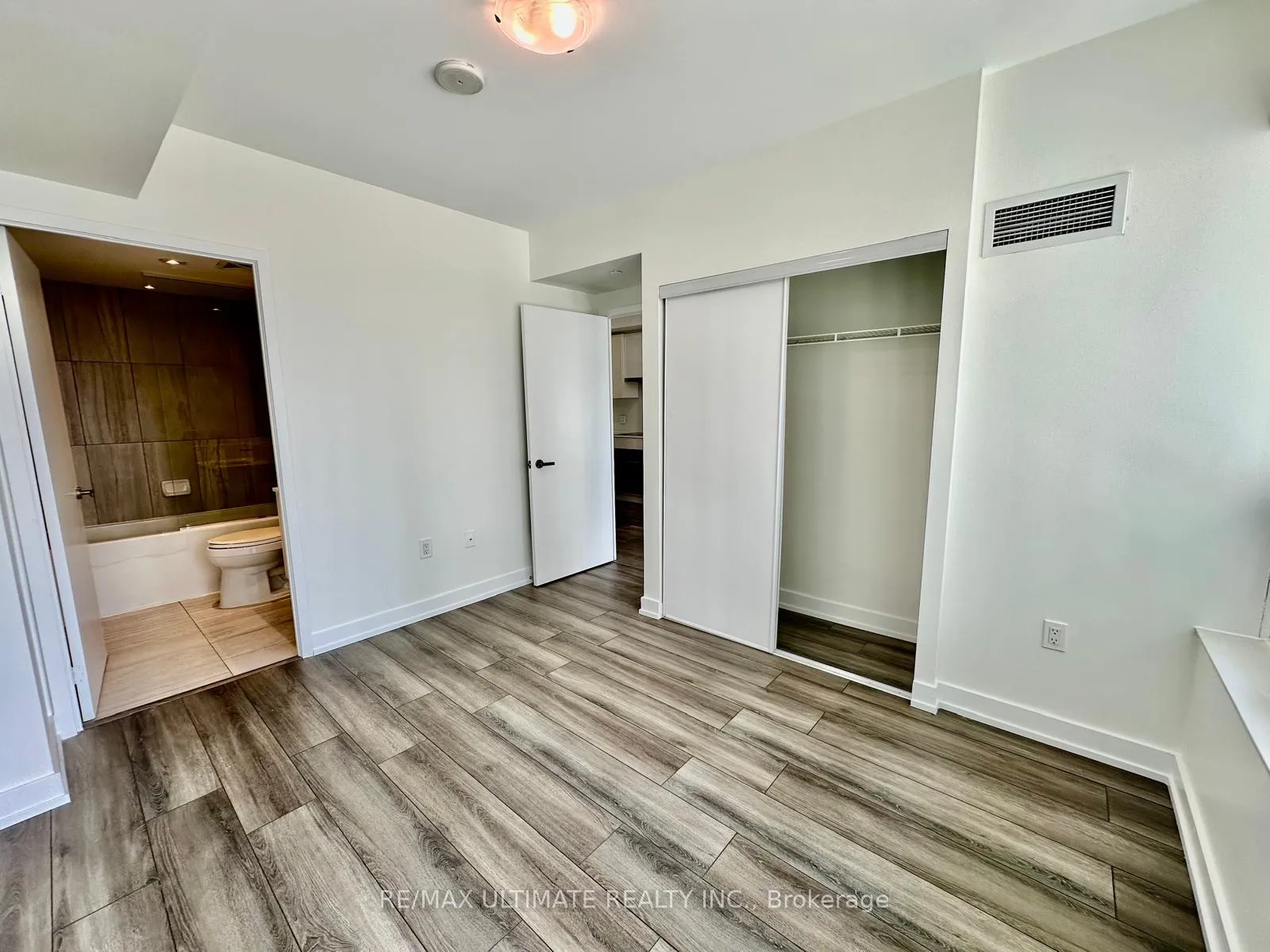 Photo 15 of Unit 1211, 195 Redpath Avenue, Toronto, Mount Pleasant West — HOMEH