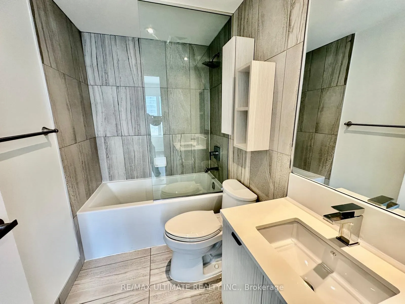 Photo 16 of Unit 1211, 195 Redpath Avenue, Toronto, Mount Pleasant West — HOMEH