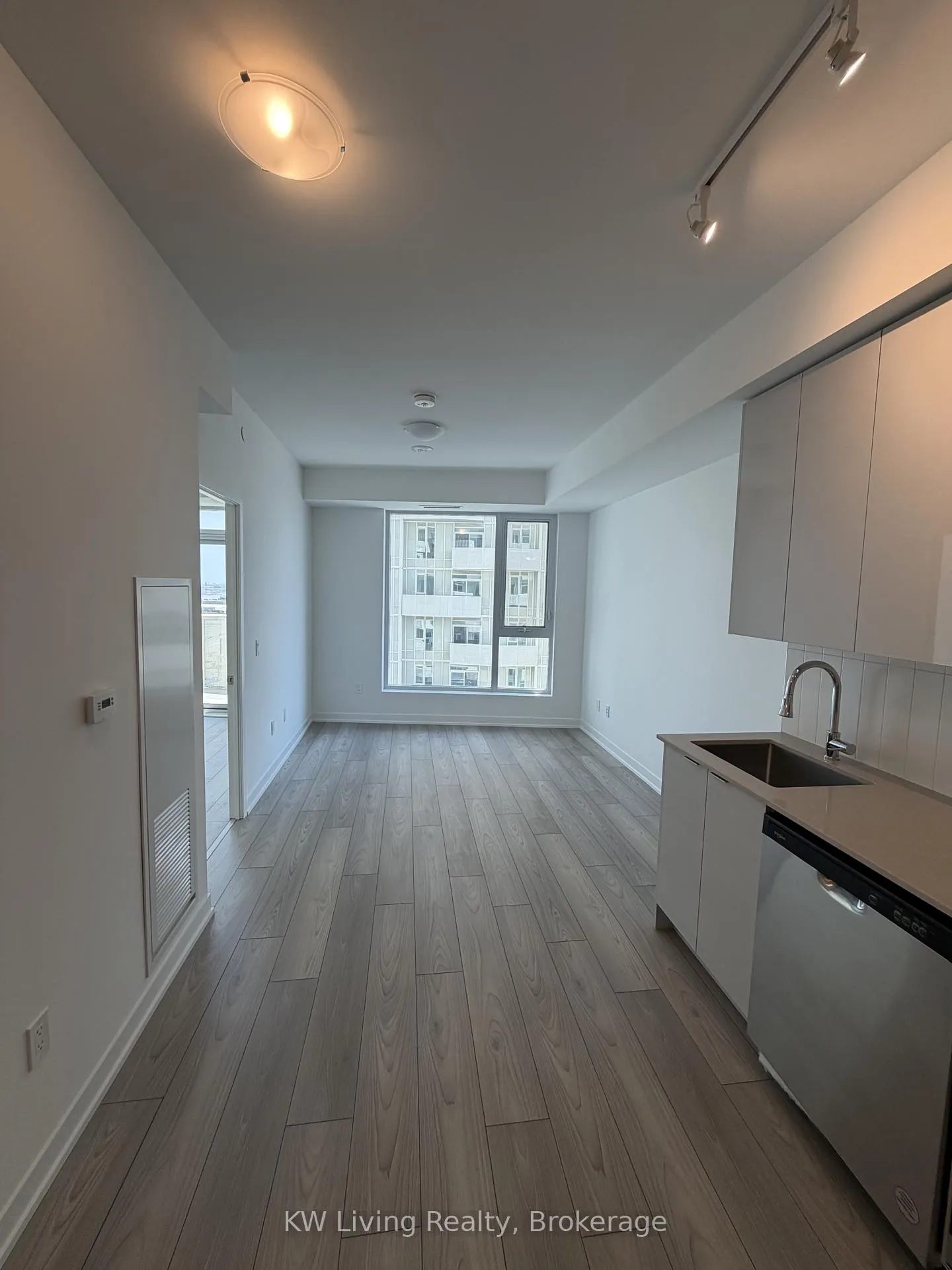 Photo 5 of Unit 1322, 498 Caldari Road, Vaughan, Concord — HOMEH