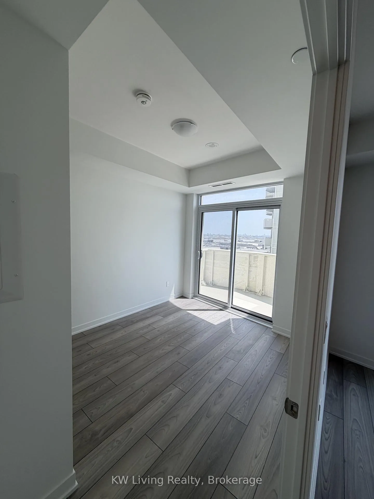 Photo 7 of Unit 1322, 498 Caldari Road, Vaughan, Concord — HOMEH