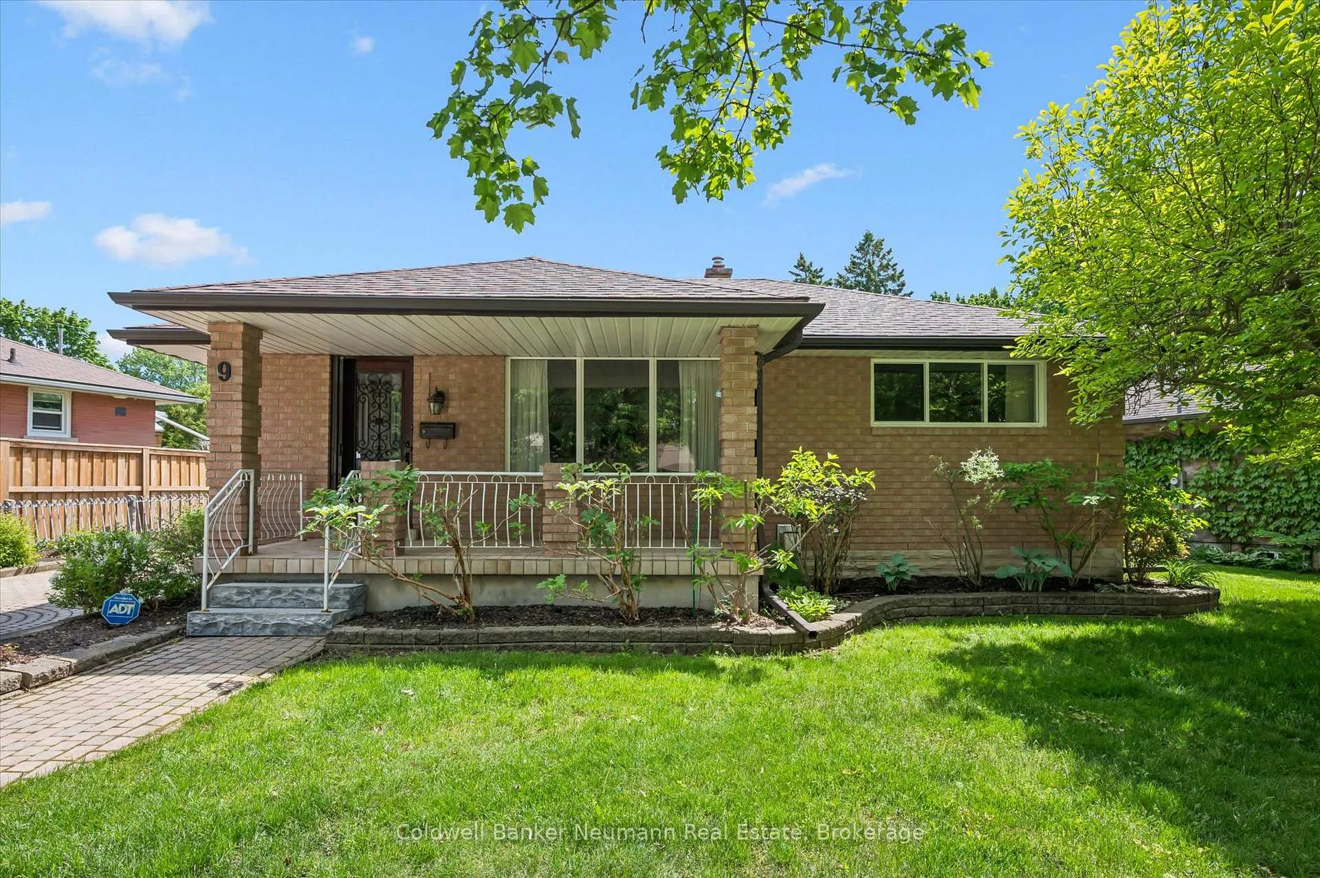 Photo 1 of 9 Ottawa Crescent, Guelph, St. George's — HOMEH
