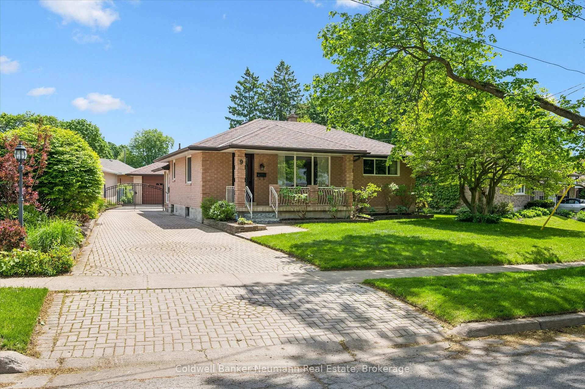 Photo 5 of 9 Ottawa Crescent, Guelph, St. George's — HOMEH