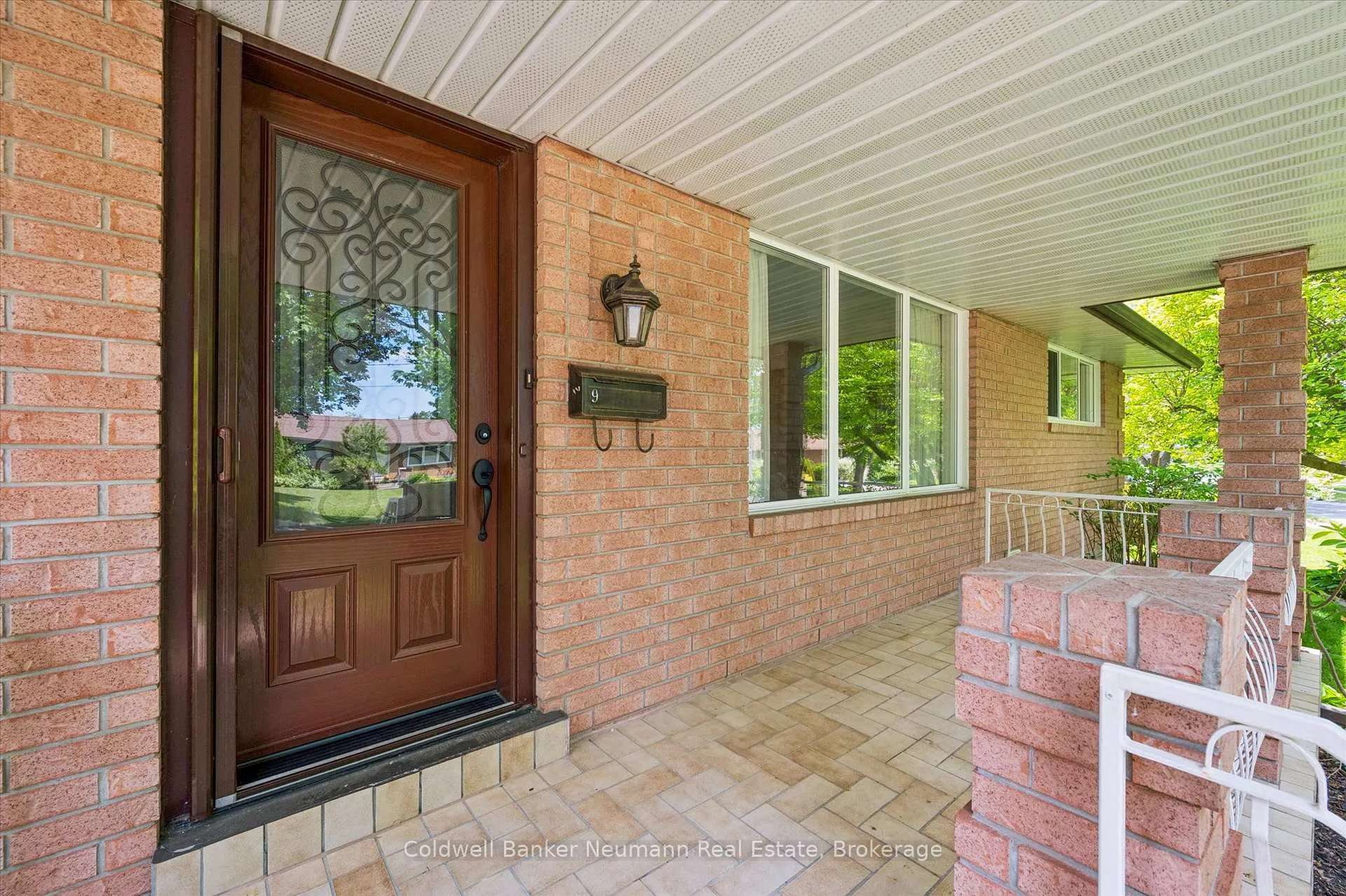 Photo 6 of 9 Ottawa Crescent, Guelph, St. George's — HOMEH