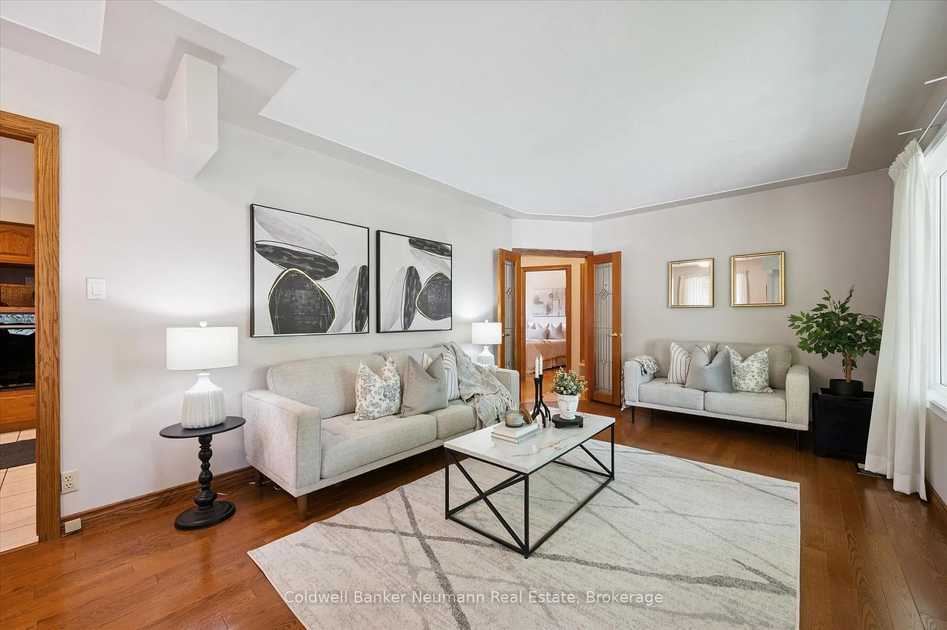Photo 8 of 9 Ottawa Crescent, Guelph, St. George's — HOMEH