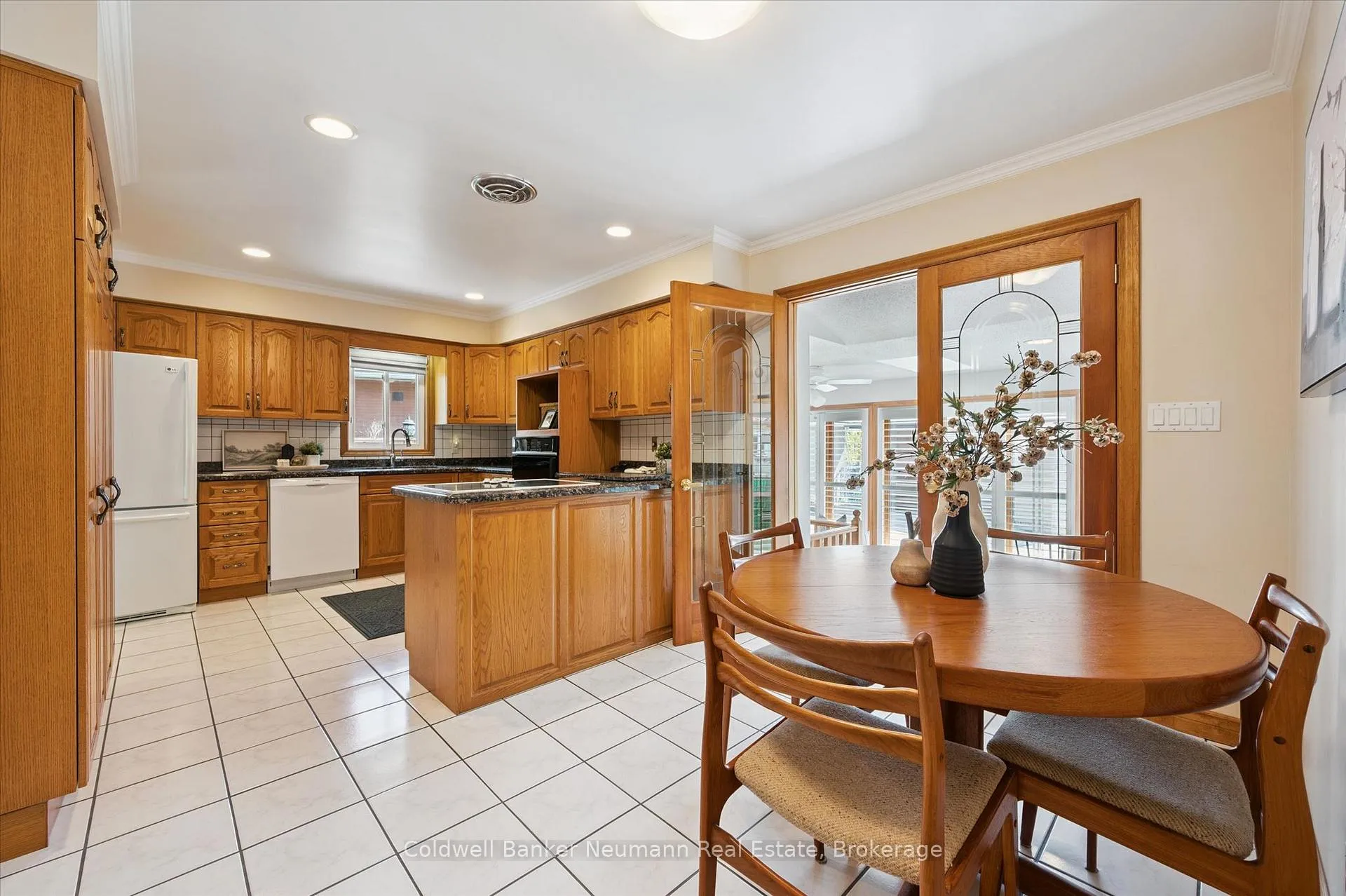 Photo 10 of 9 Ottawa Crescent, Guelph, St. George's — HOMEH