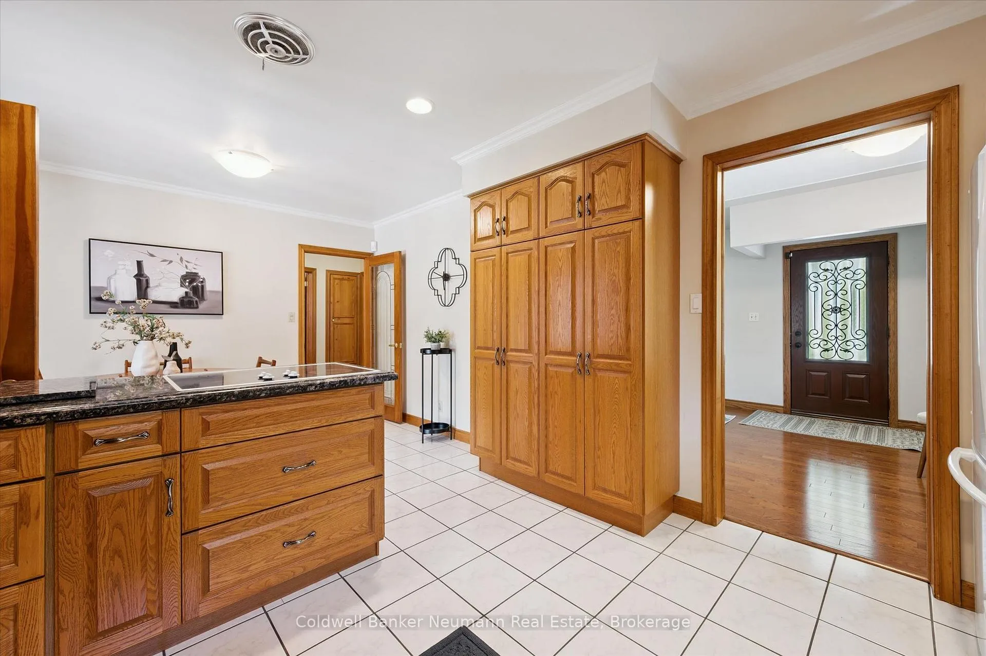 Photo 12 of 9 Ottawa Crescent, Guelph, St. George's — HOMEH