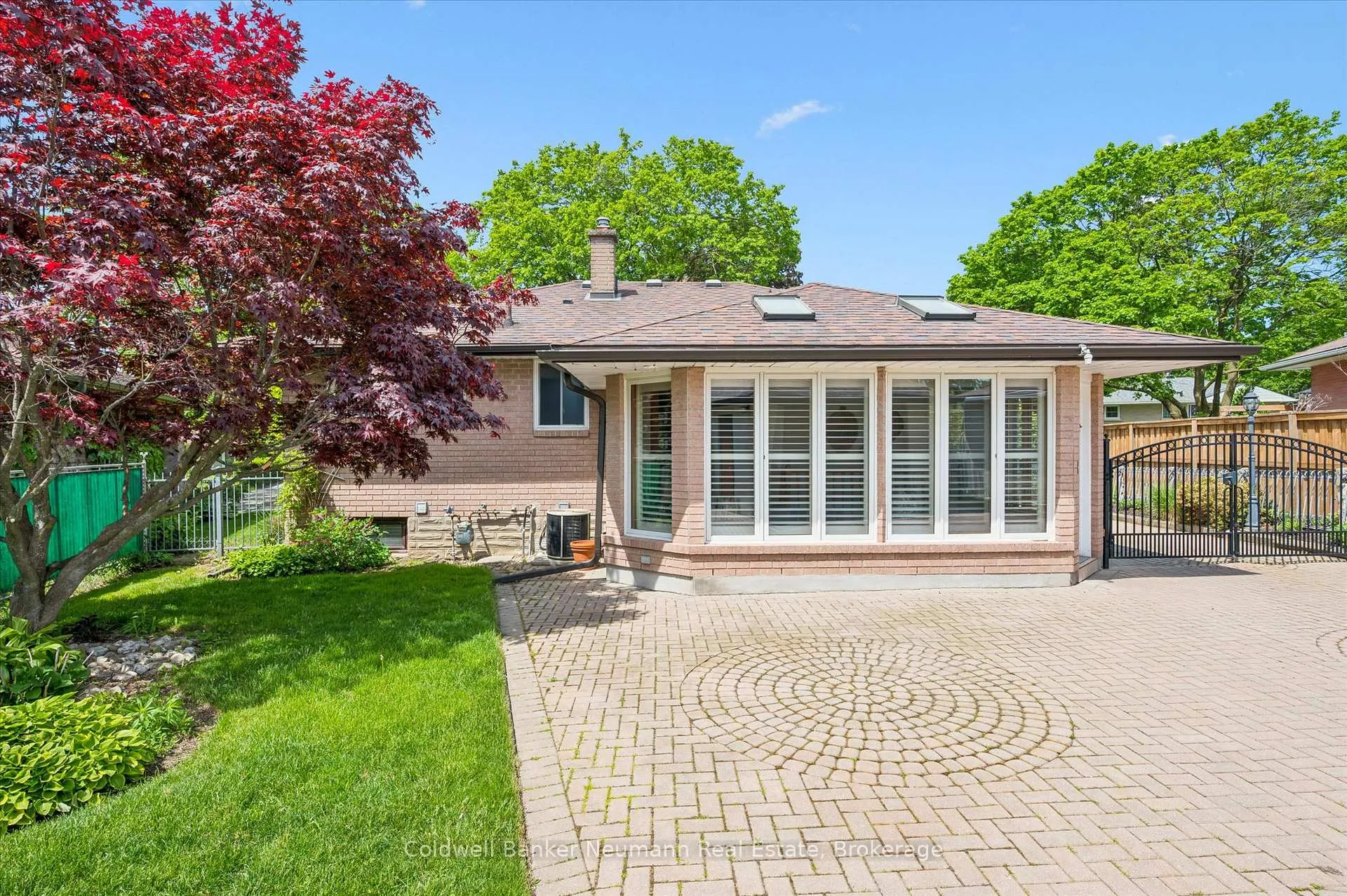 Photo 34 of 9 Ottawa Crescent, Guelph, St. George's — HOMEH