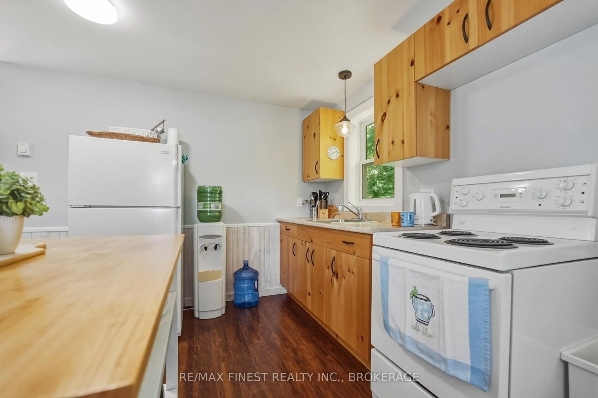 Photo 9 of 9010 Perth Road, Frontenac, Frontenac South — HOMEH