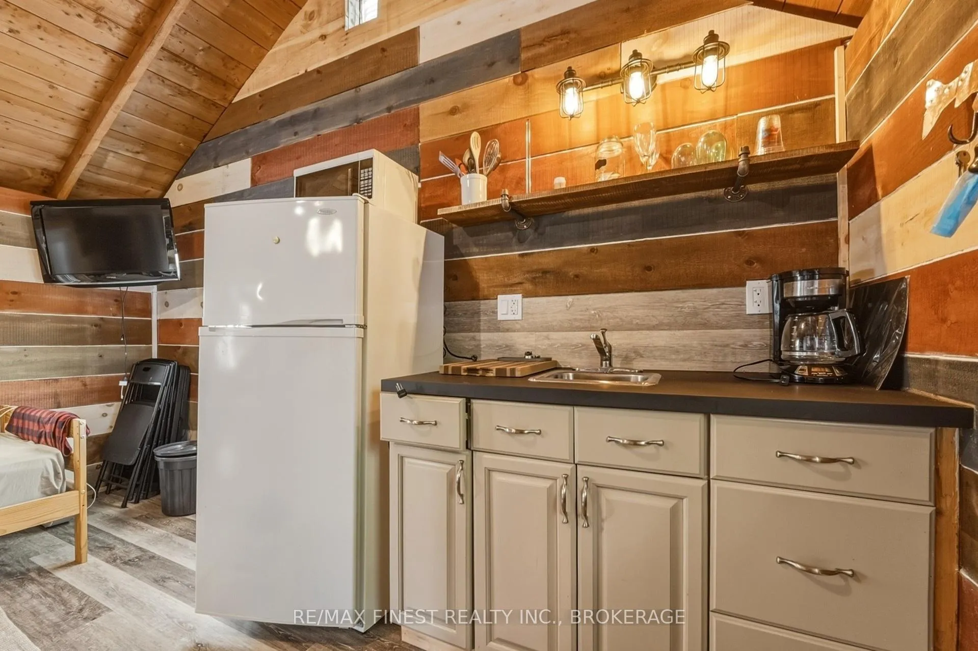 Photo 31 of 9010 Perth Road, Frontenac, Frontenac South — HOMEH