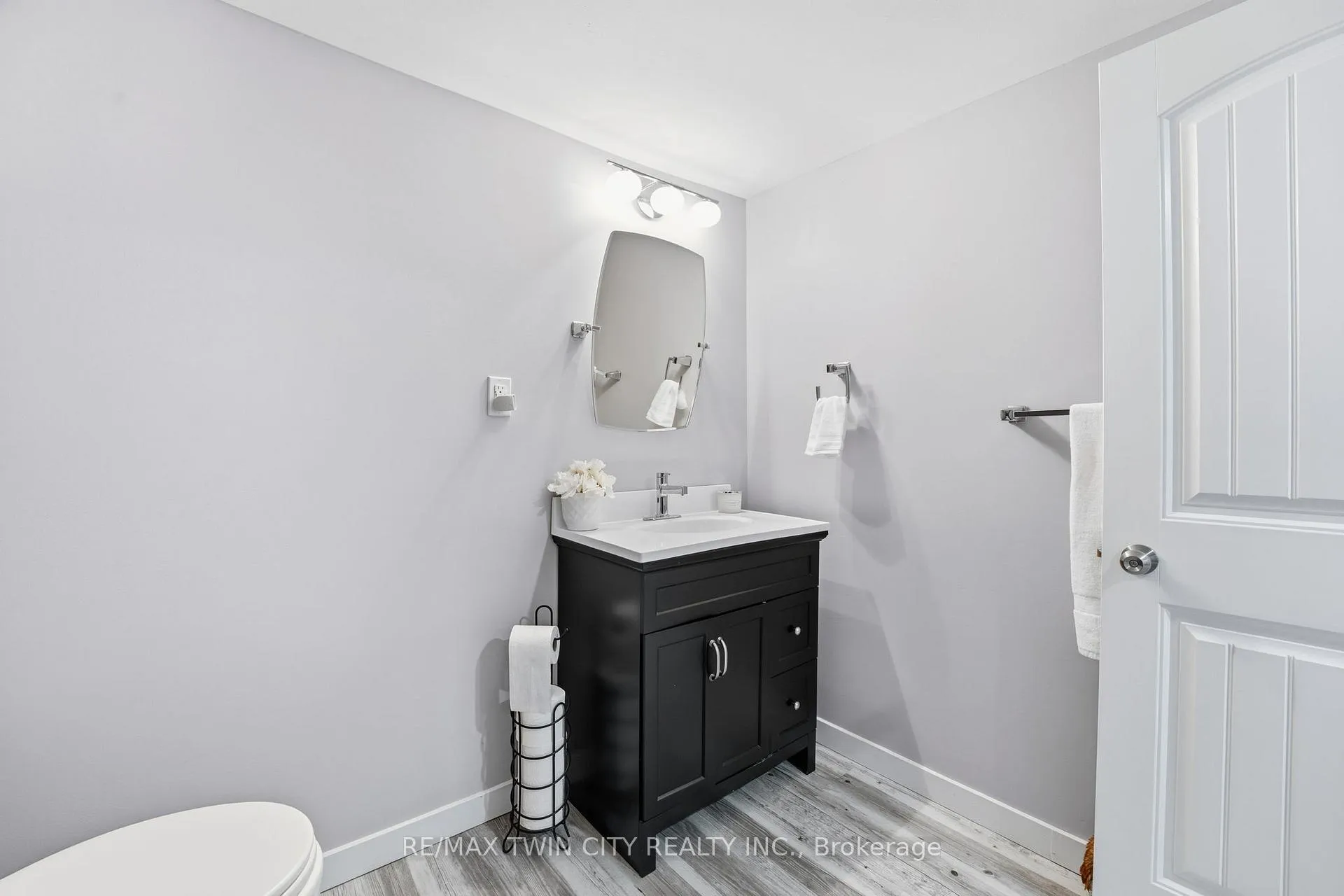 Photo 23 of 1822 Spragues Road, North Dumfries — HOMEH