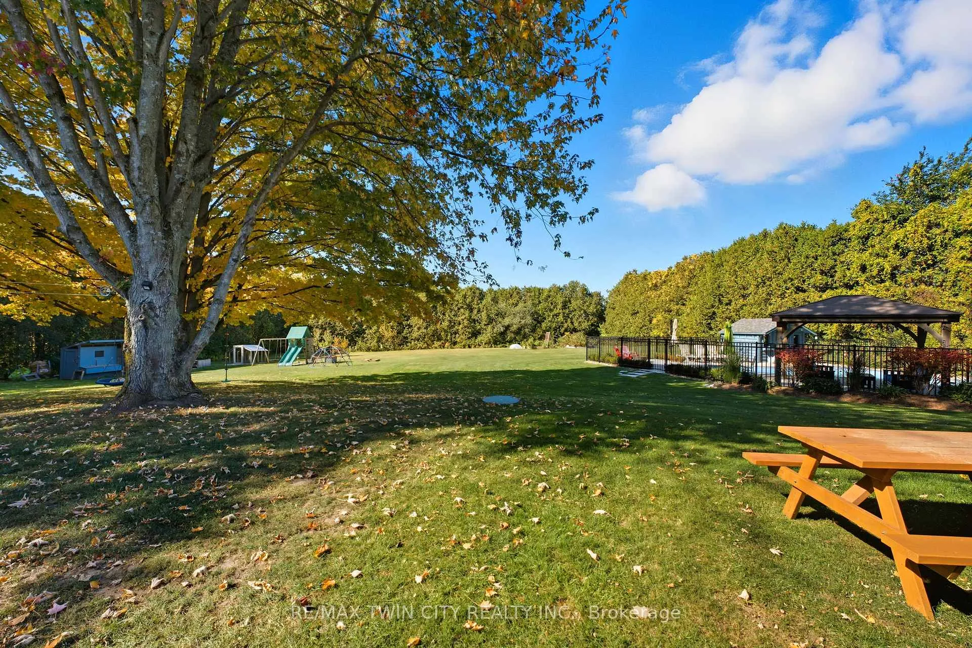 Photo 26 of 1822 Spragues Road, North Dumfries — HOMEH