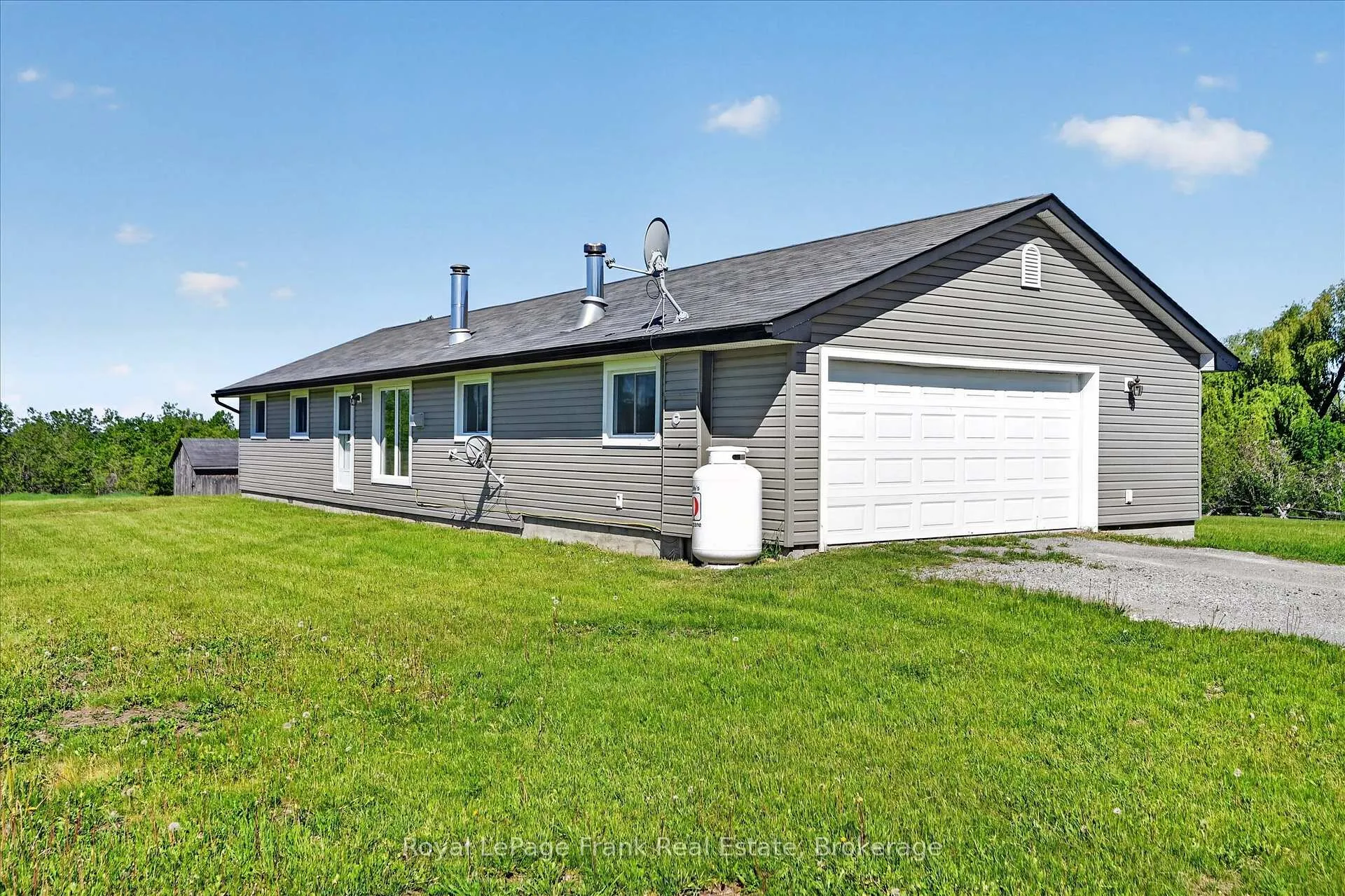Photo 5 of 394 7th Line Road, Douro-Dummer — HOMEH
