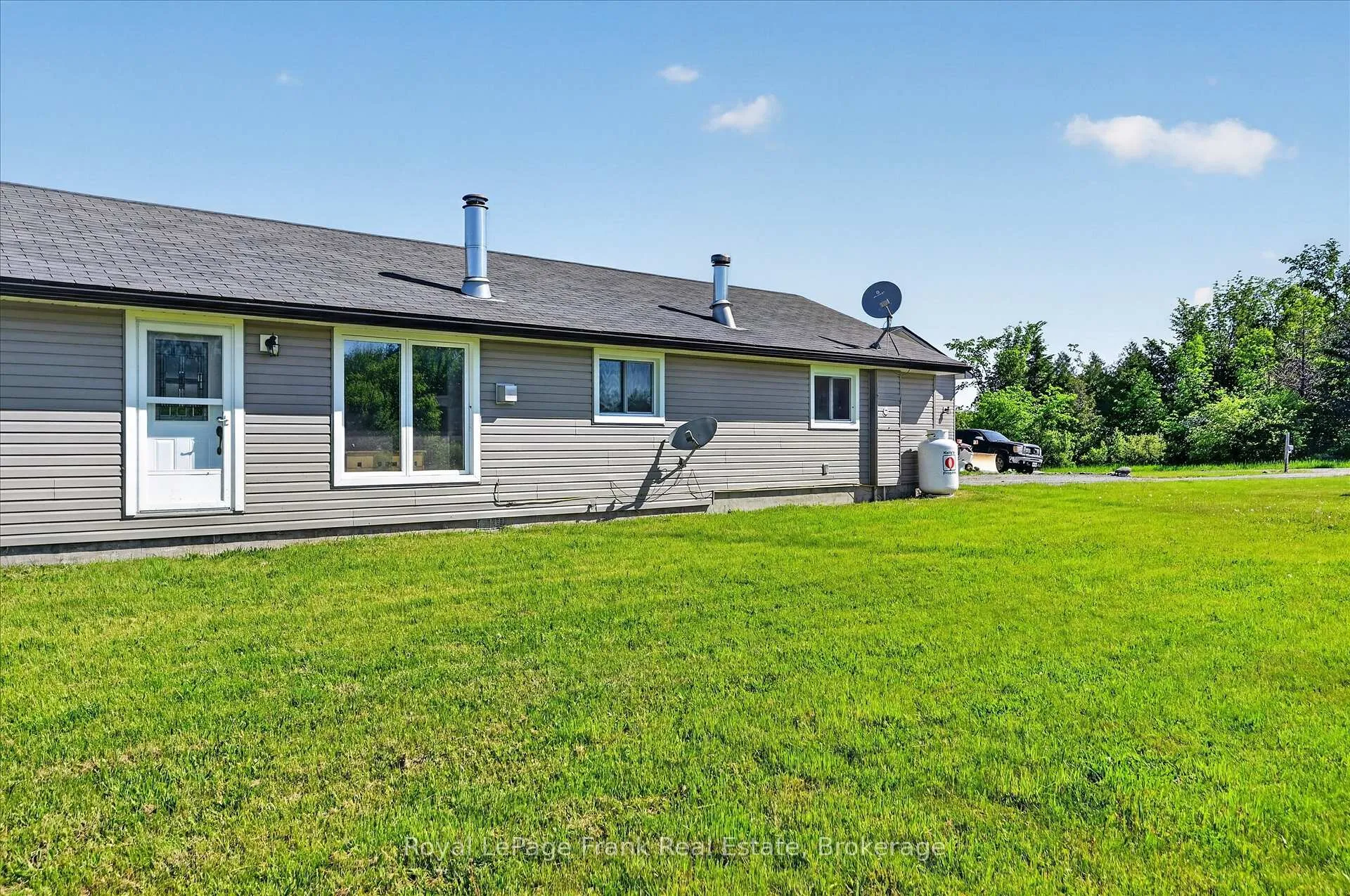Photo 7 of 394 7th Line Road, Douro-Dummer — HOMEH