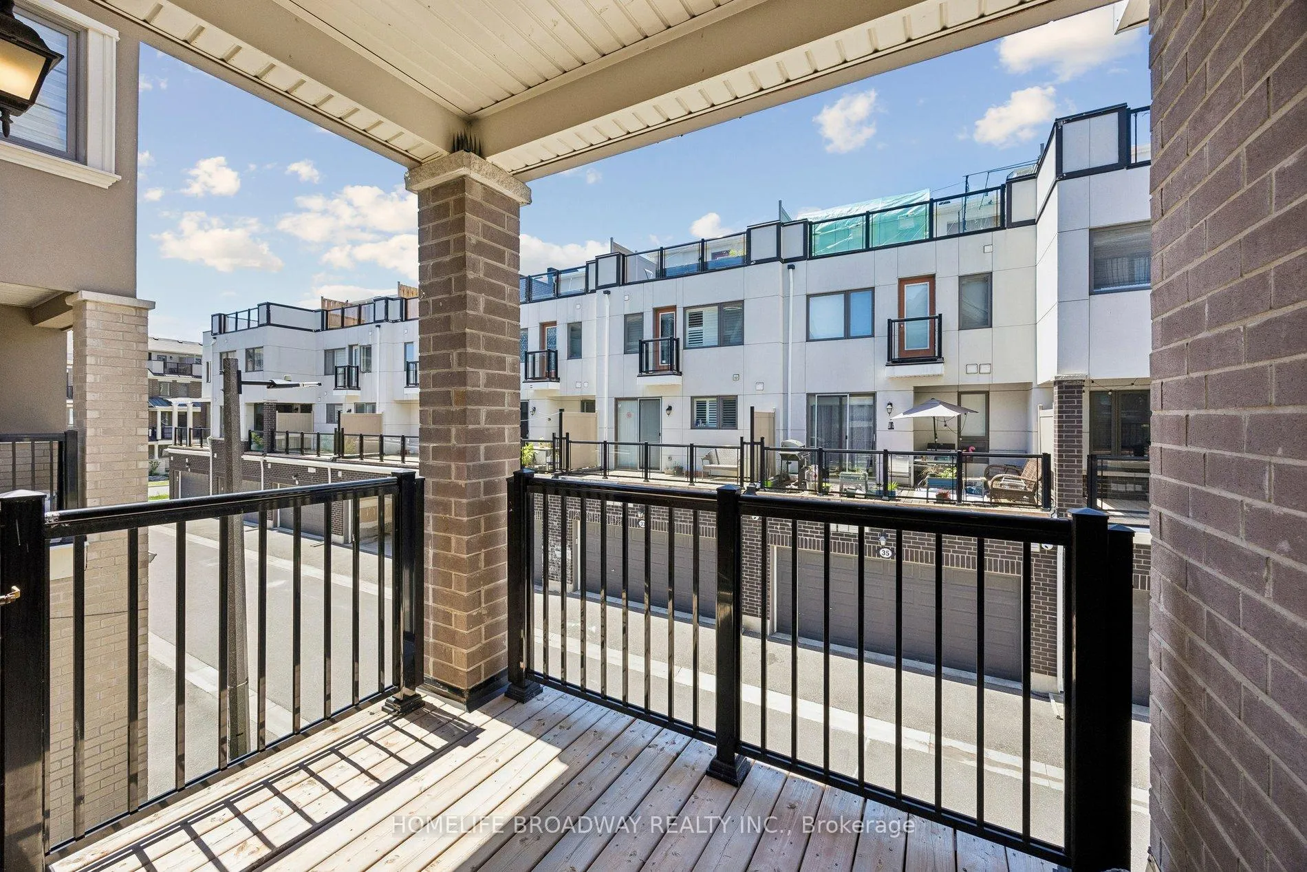 Photo 16 of 12 Thomas Swanson Street, Markham, Cornell — HOMEH