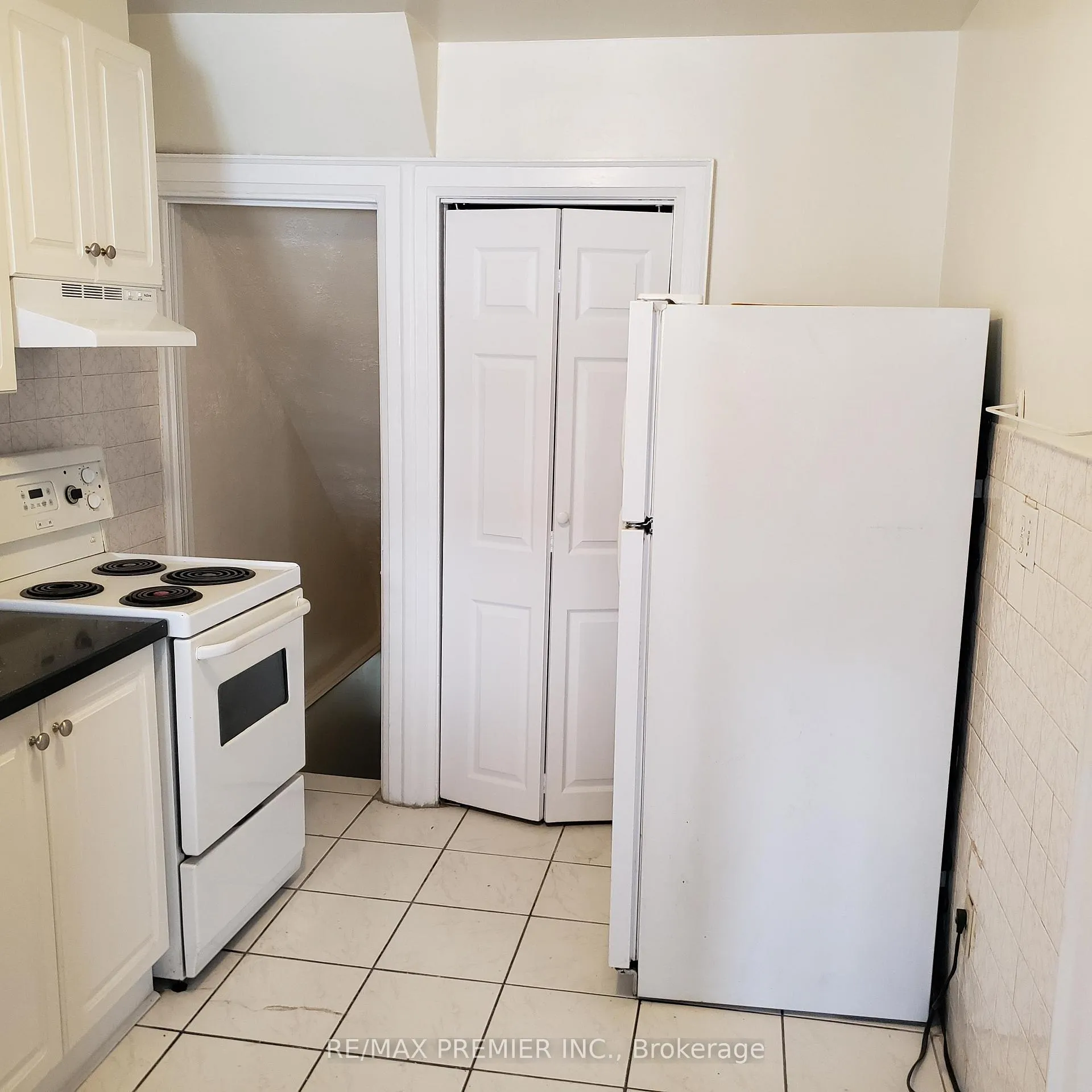 Photo 10 of 118 Bude Street, Toronto, Oakwood Village — HOMEH