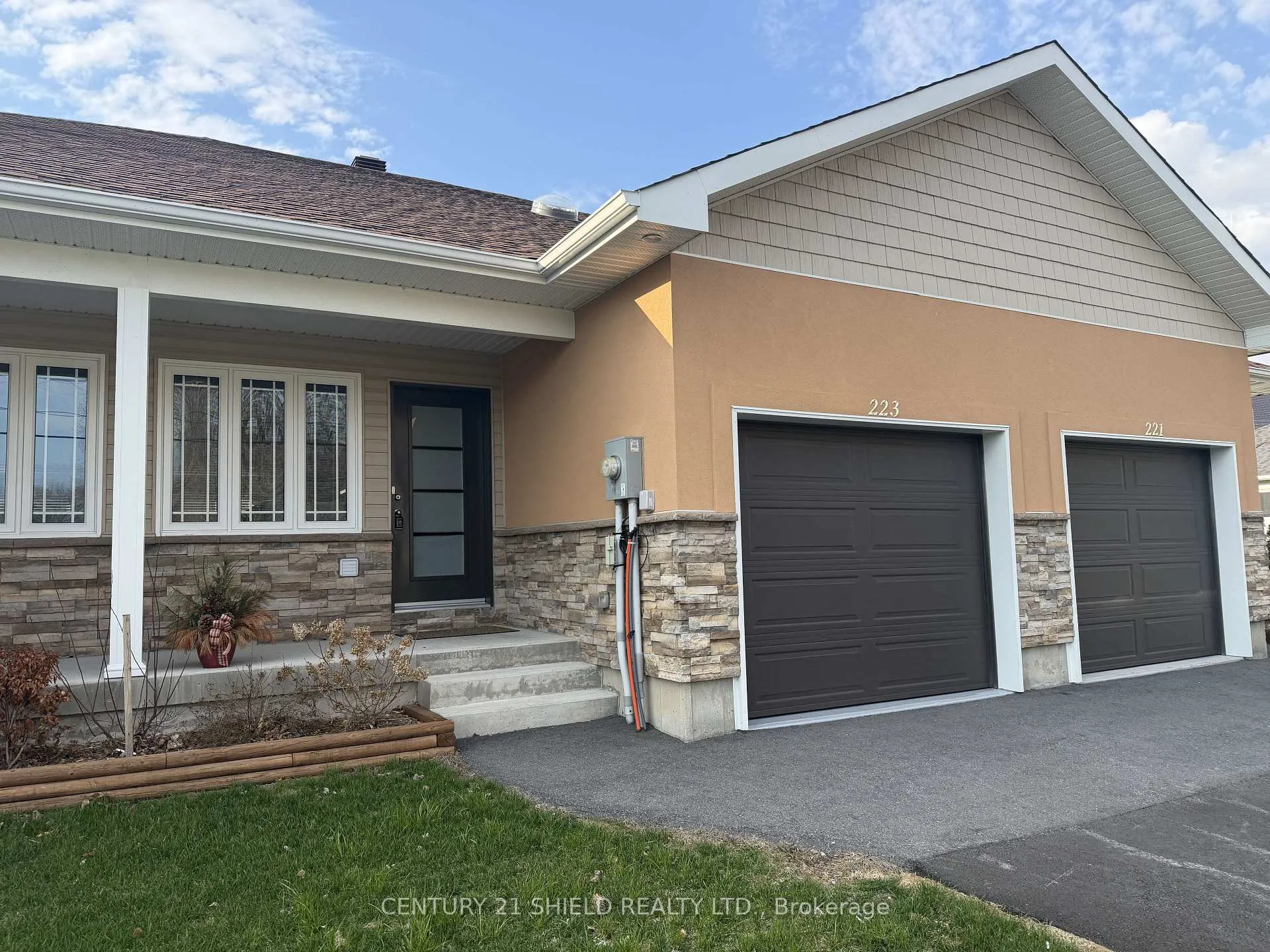 Photo 1 of 223 Third Street W, Cornwall — HOMEH