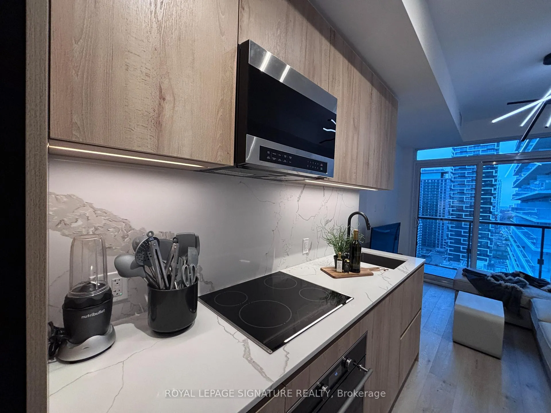 Photo 8 of Unit 2104, 127 Broadway Avenue, Toronto, Mount Pleasant West — HOMEH