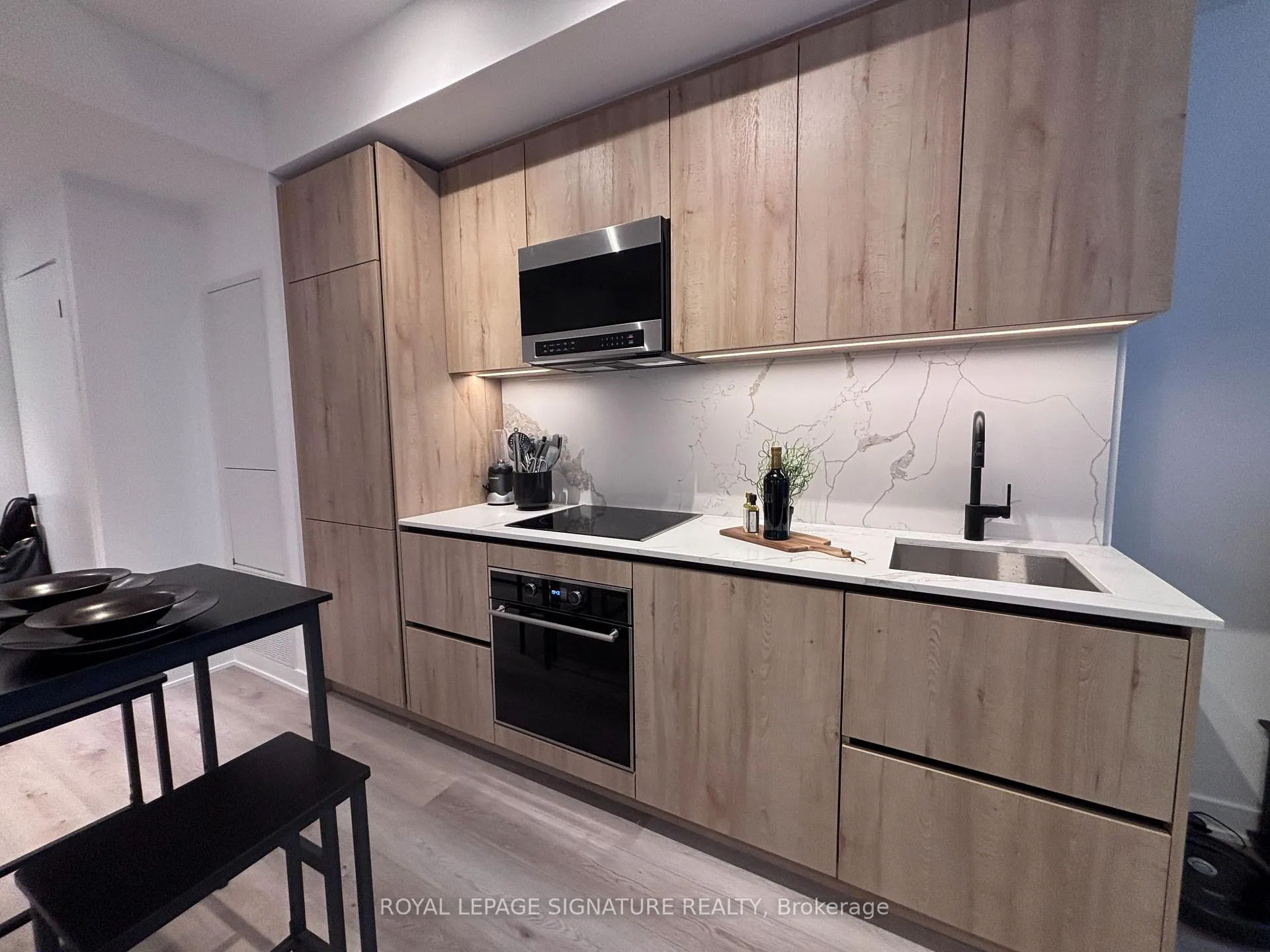 Photo 9 of Unit 2104, 127 Broadway Avenue, Toronto, Mount Pleasant West — HOMEH