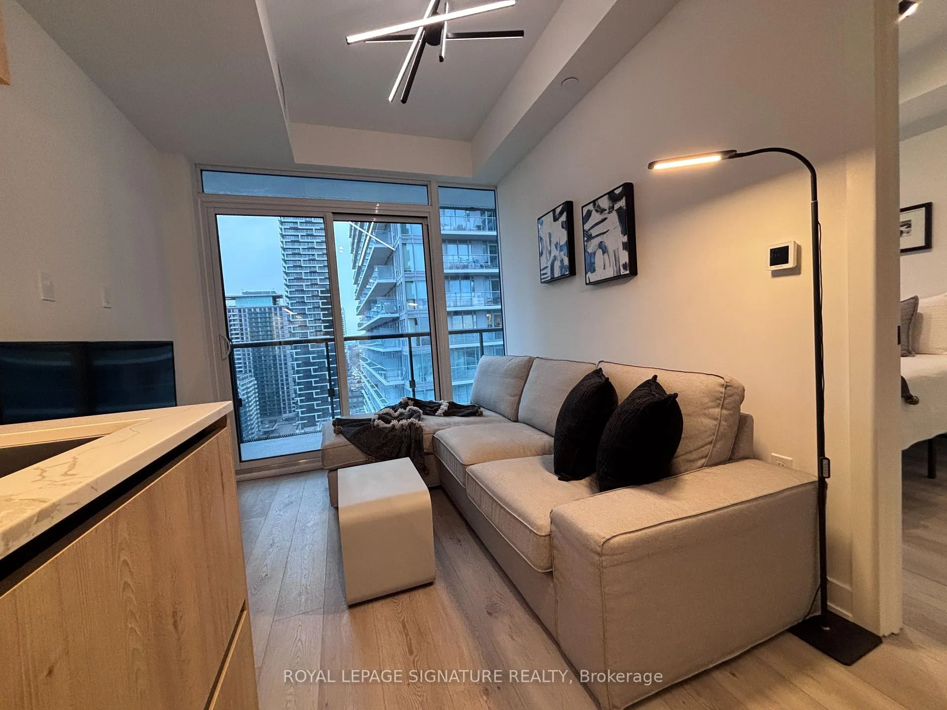 Photo 12 of Unit 2104, 127 Broadway Avenue, Toronto, Mount Pleasant West — HOMEH