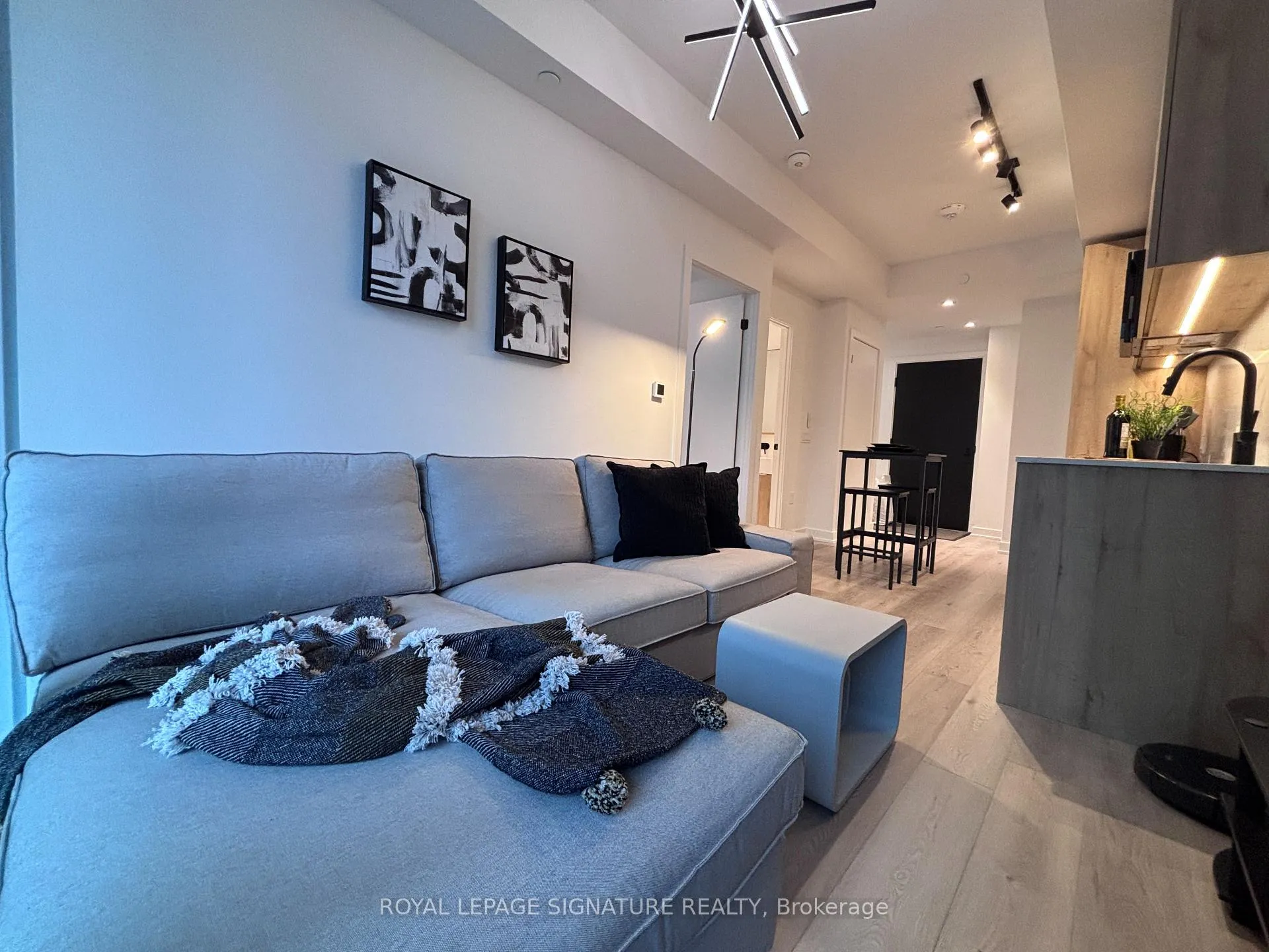 Photo 13 of Unit 2104, 127 Broadway Avenue, Toronto, Mount Pleasant West — HOMEH