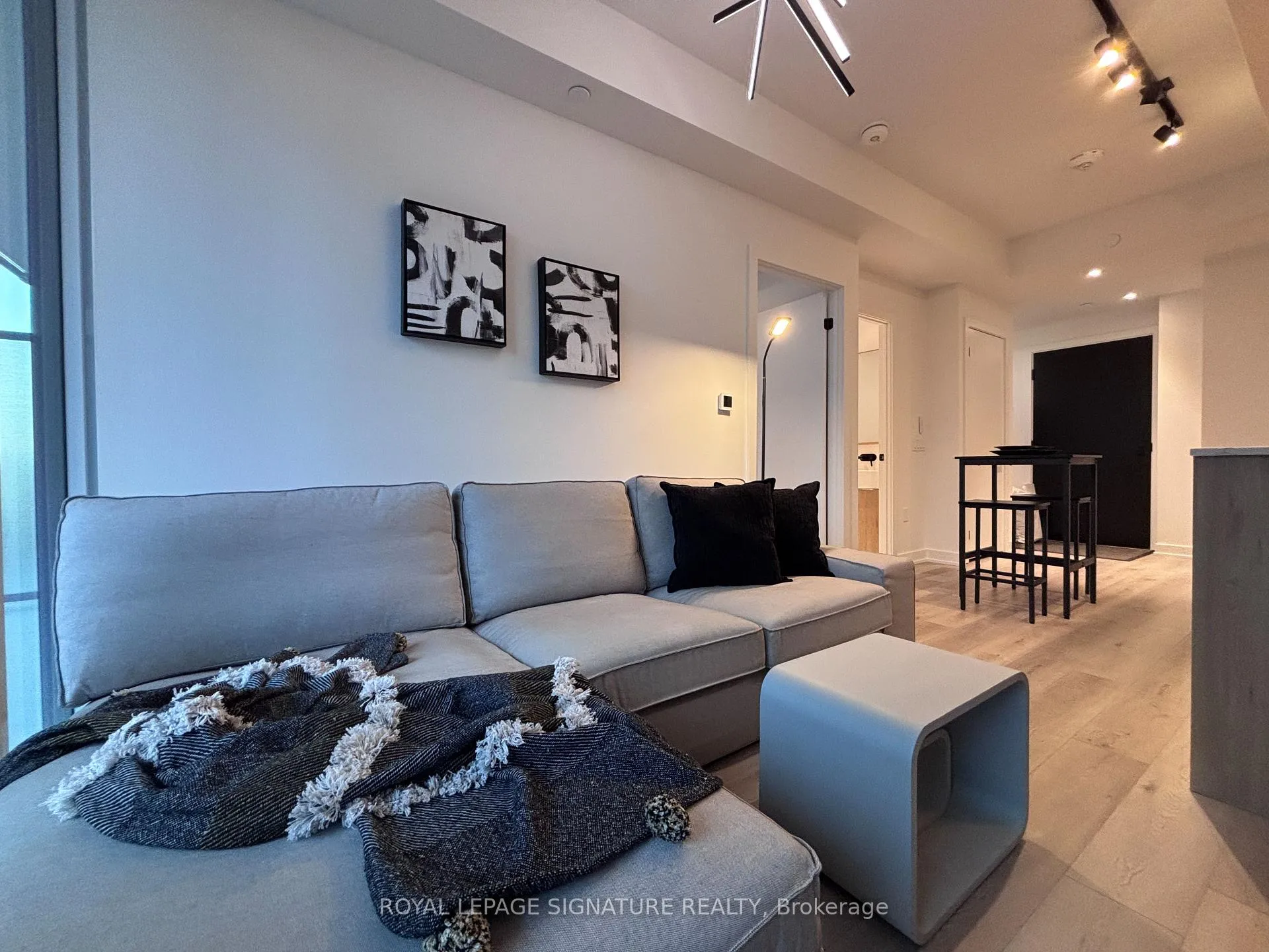 Photo 14 of Unit 2104, 127 Broadway Avenue, Toronto, Mount Pleasant West — HOMEH