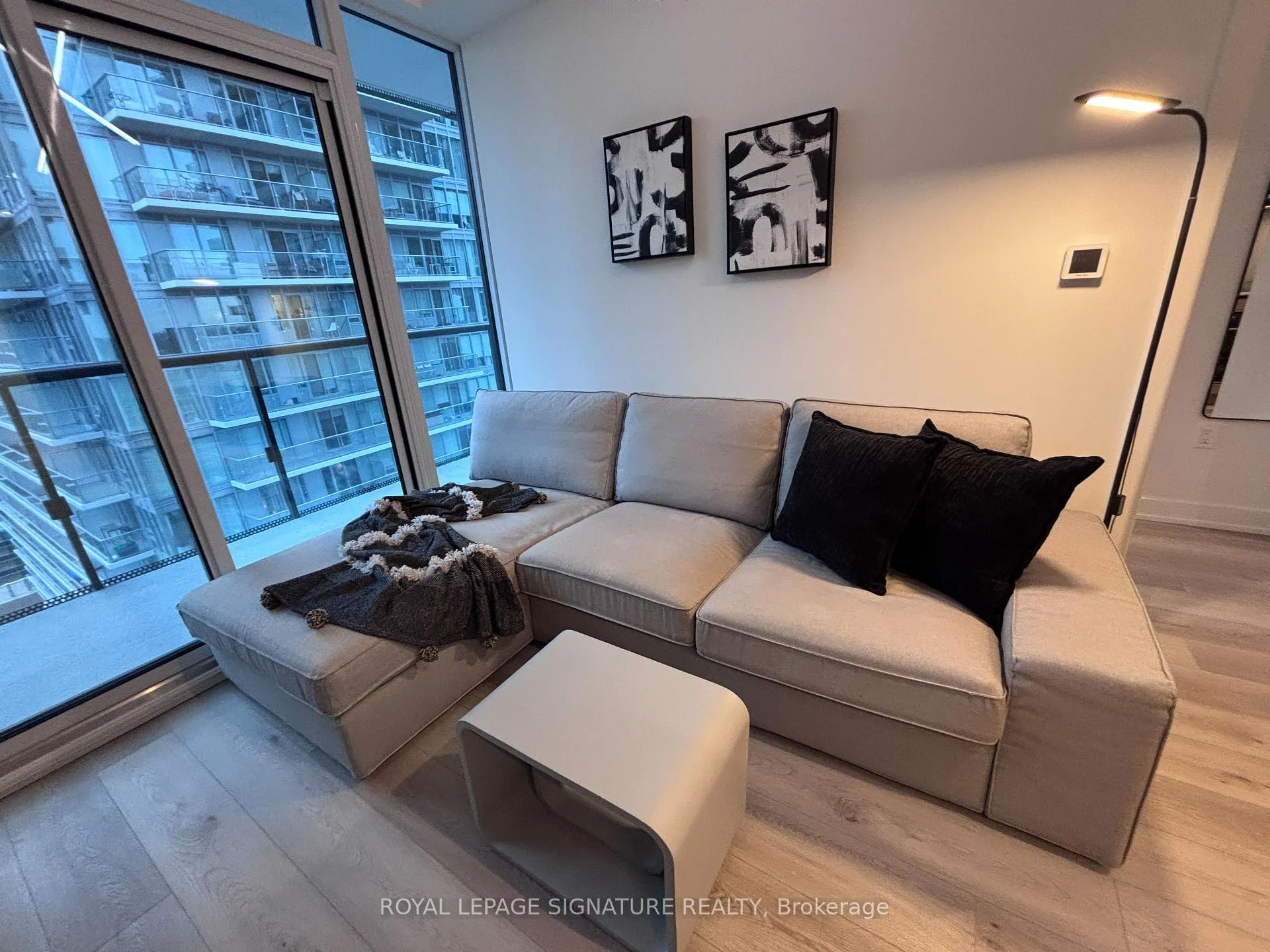 Photo 15 of Unit 2104, 127 Broadway Avenue, Toronto, Mount Pleasant West — HOMEH