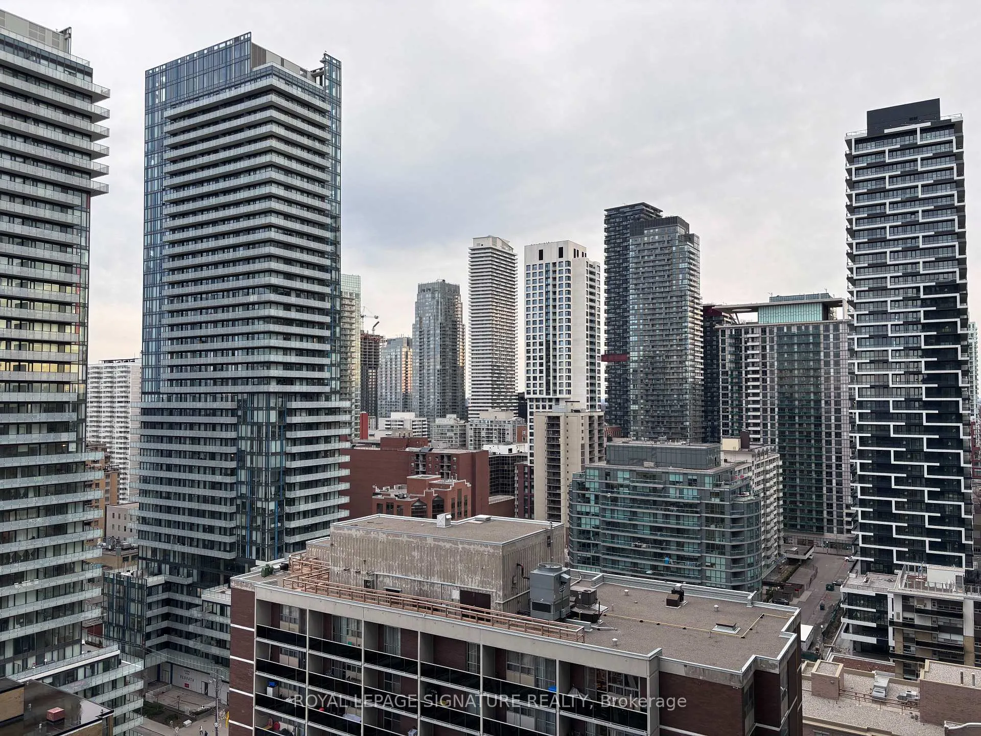 Photo 20 of Unit 2104, 127 Broadway Avenue, Toronto, Mount Pleasant West — HOMEH