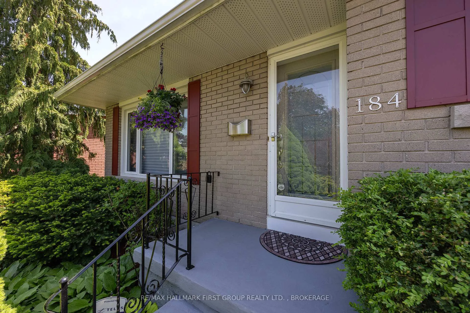 Photo 2 of 184 Kirkpatrick Street, Kingston, East of Sir John A. Blvd — HOMEH