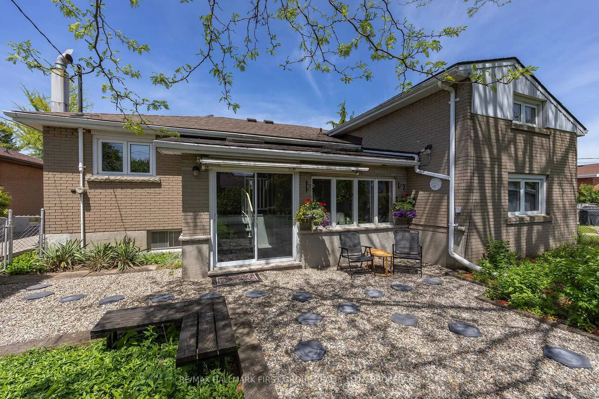 Photo 3 of 184 Kirkpatrick Street, Kingston, East of Sir John A. Blvd — HOMEH