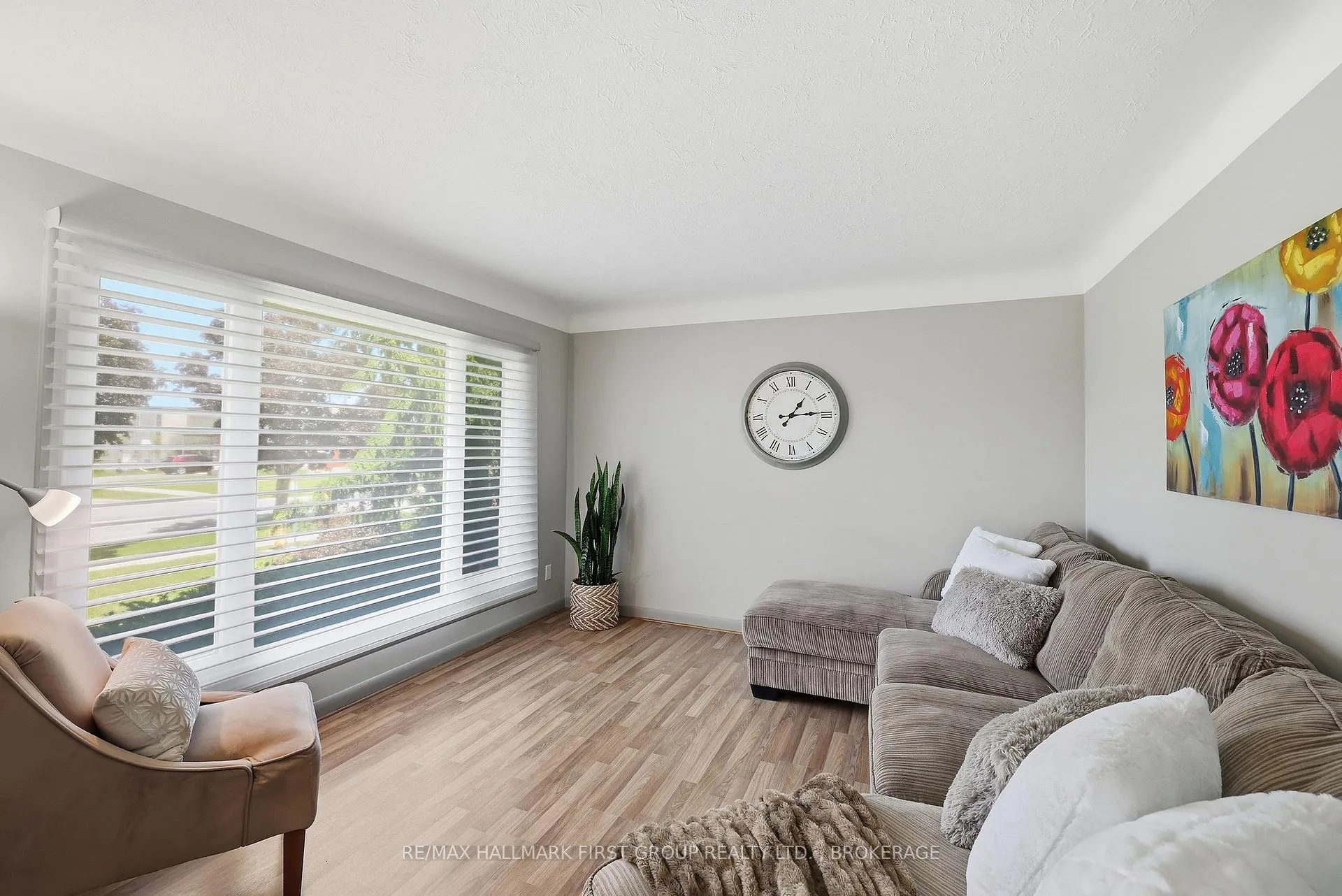 Photo 7 of 184 Kirkpatrick Street, Kingston, East of Sir John A. Blvd — HOMEH