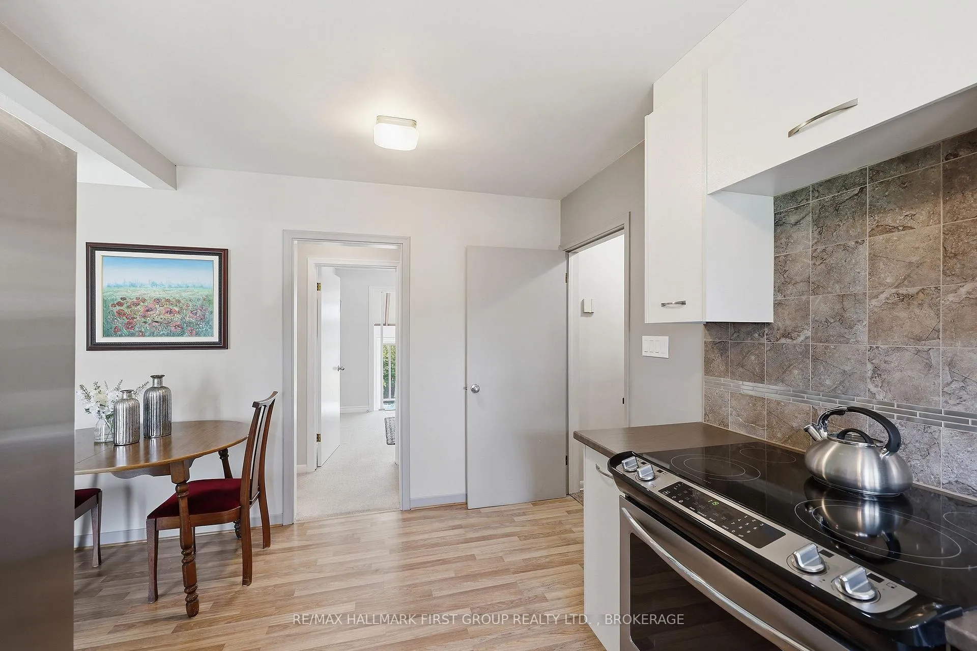 Photo 11 of 184 Kirkpatrick Street, Kingston, East of Sir John A. Blvd — HOMEH