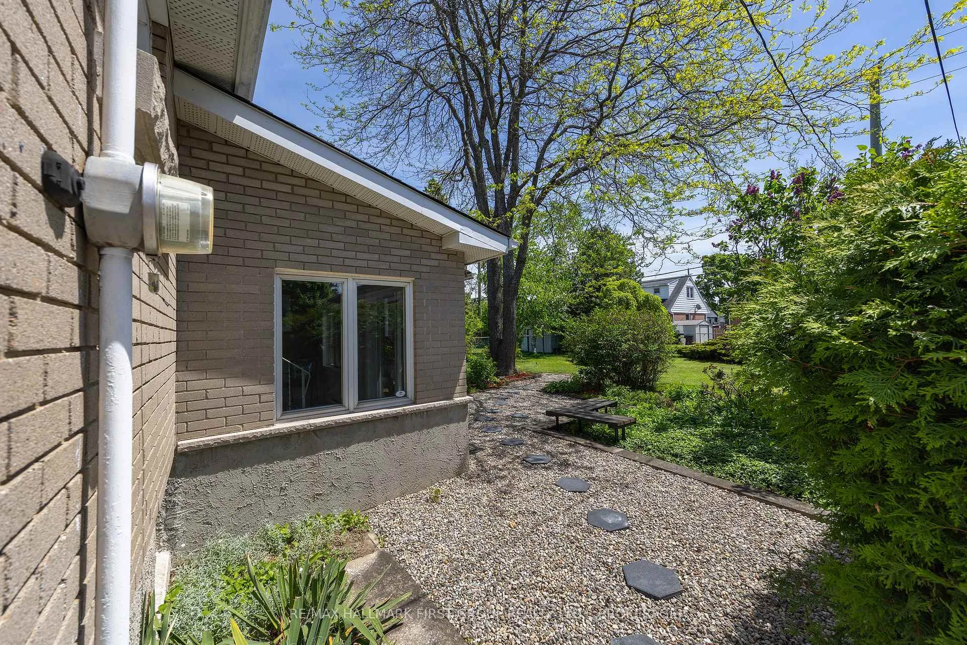 Photo 33 of 184 Kirkpatrick Street, Kingston, East of Sir John A. Blvd — HOMEH