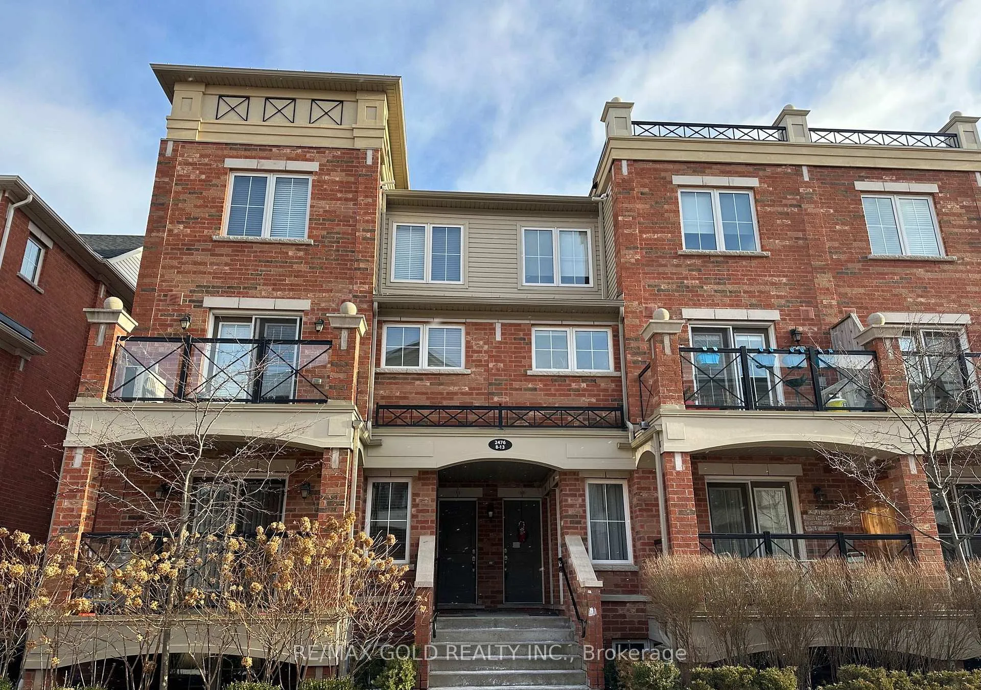 Front of Unit 11, 2476 Post Road