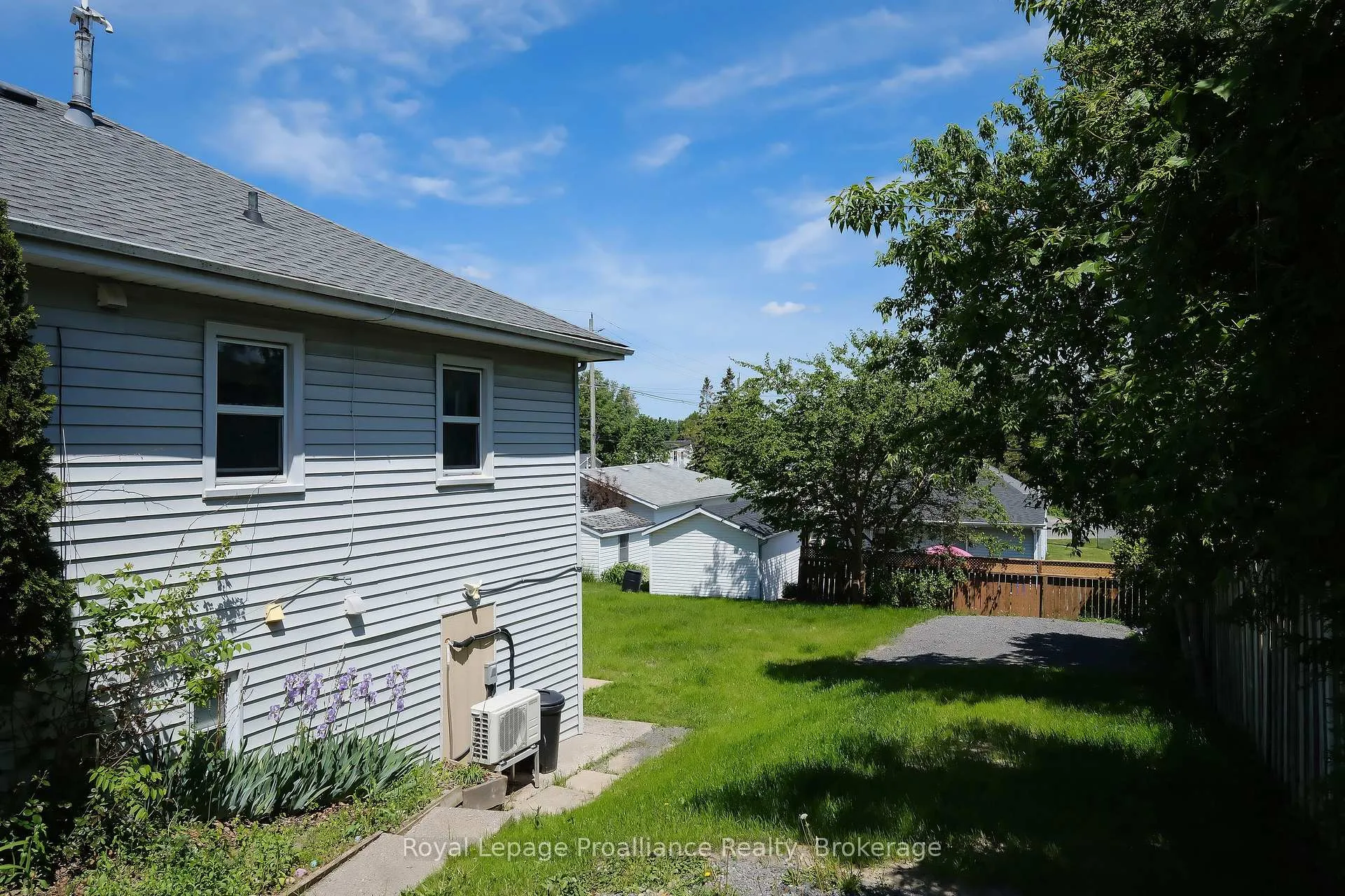 Photo 3 of 100 Crown Street, Quinte West, Trenton Ward — HOMEH