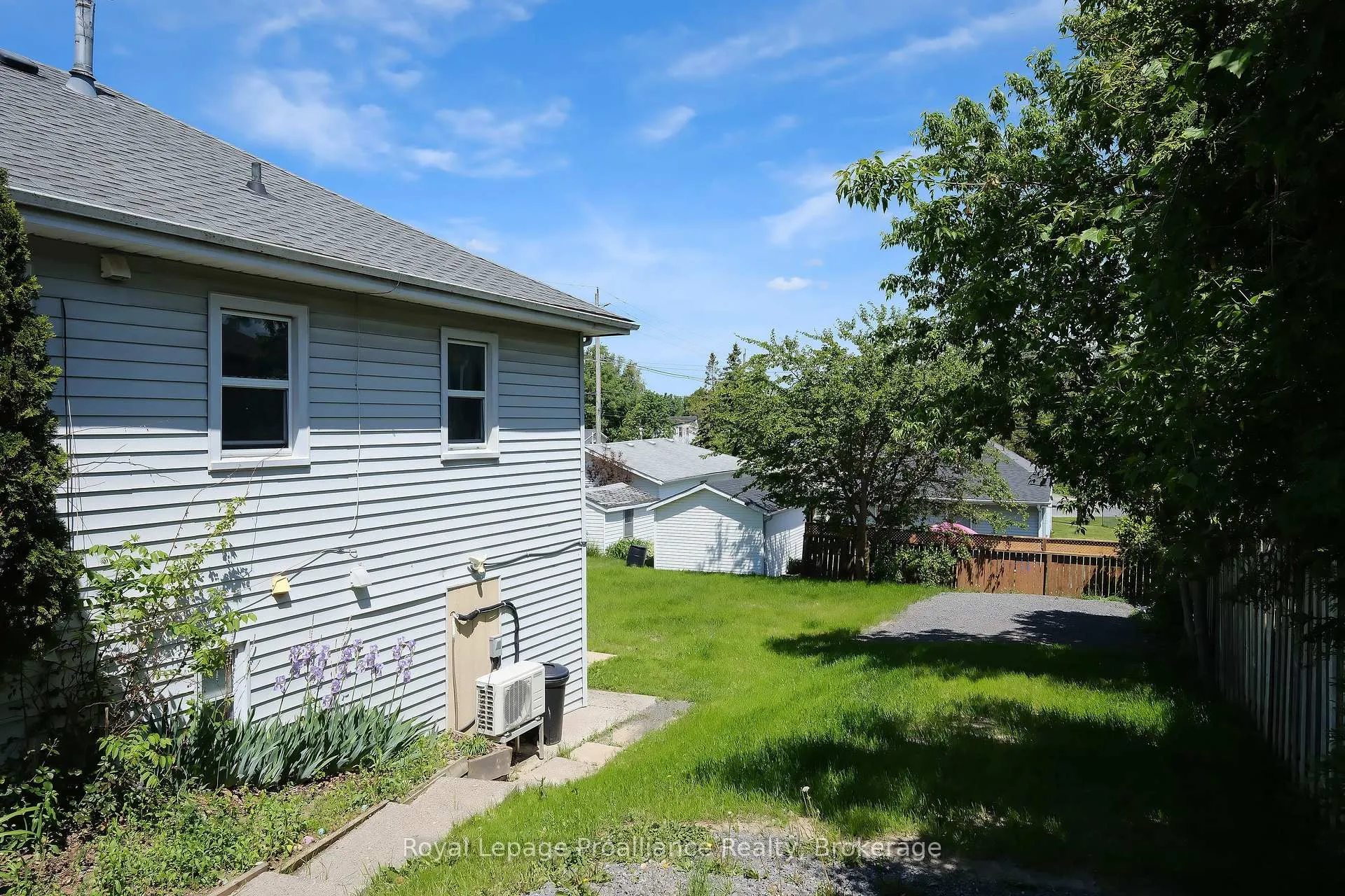 Photo 4 of 100 Crown Street, Quinte West, Trenton Ward — HOMEH
