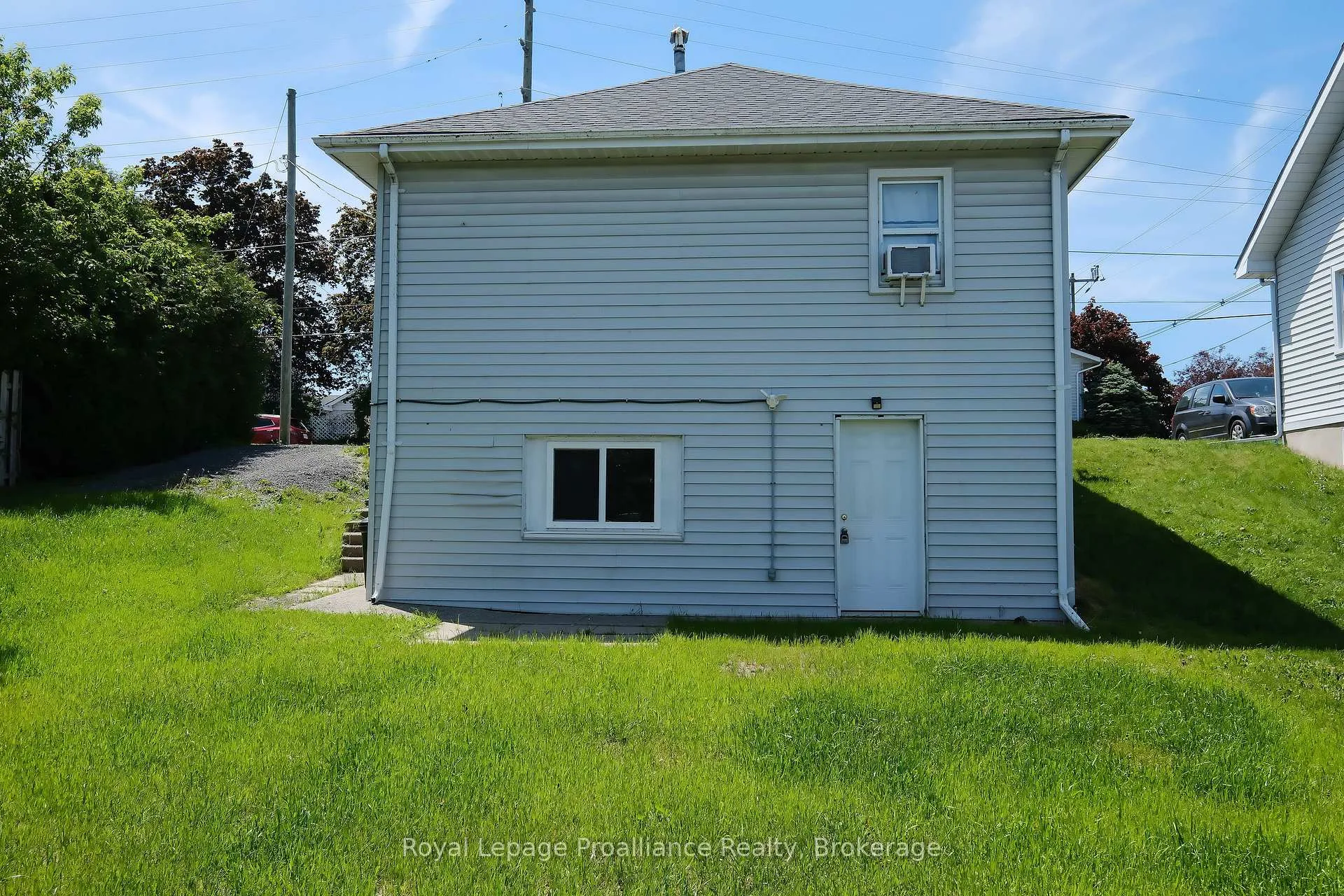 Photo 8 of 100 Crown Street, Quinte West, Trenton Ward — HOMEH