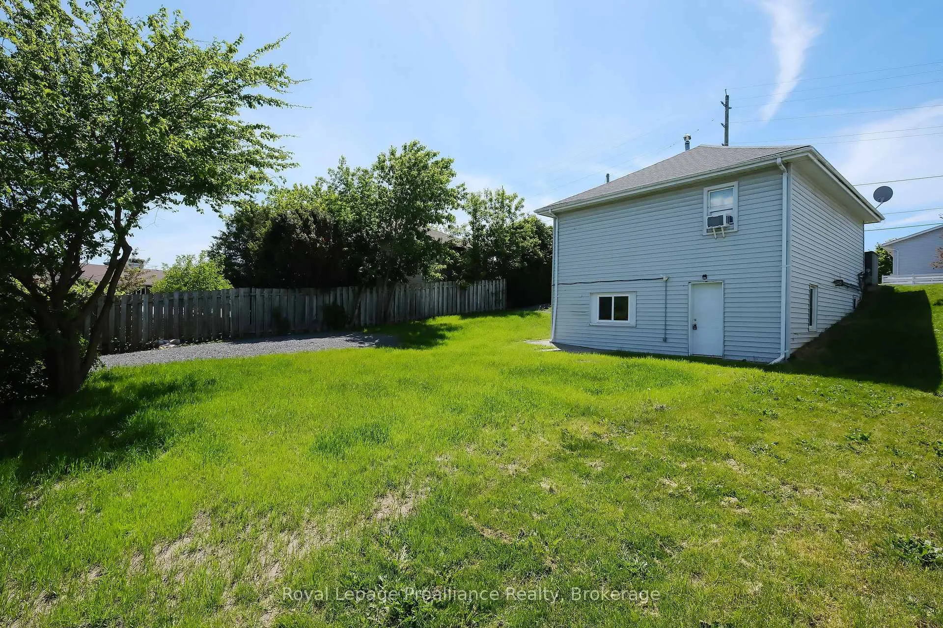 Photo 9 of 100 Crown Street, Quinte West, Trenton Ward — HOMEH