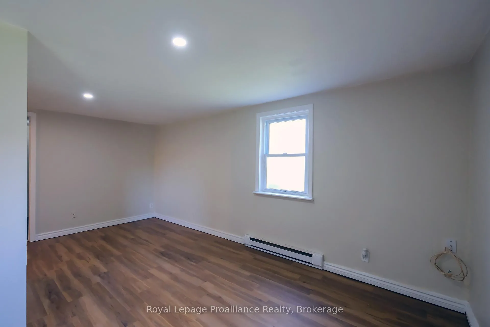 Photo 20 of 100 Crown Street, Quinte West, Trenton Ward — HOMEH