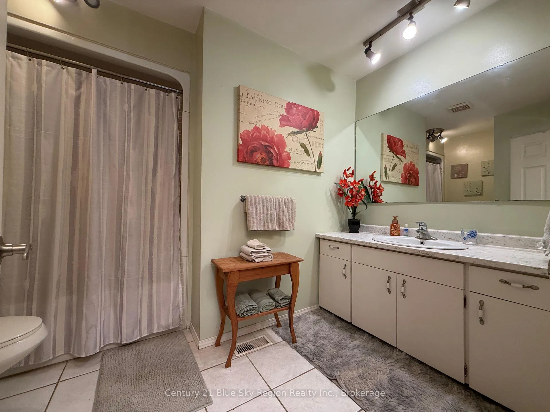 Photo 13 of 108 Dalys Road, North Bay, Birchaven — HOMEH
