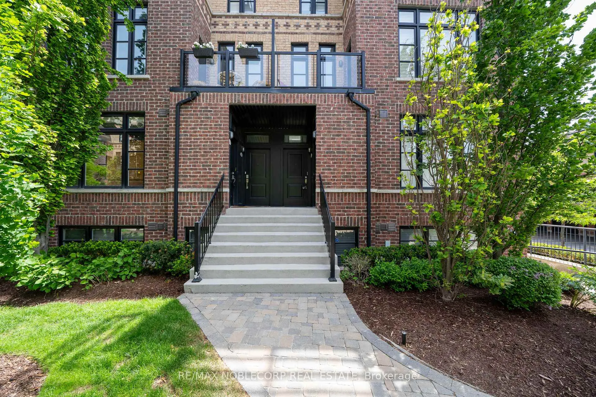 Photo 7 of Unit 40, 8167 Kipling Avenue, Vaughan, West Woodbridge — HOMEH