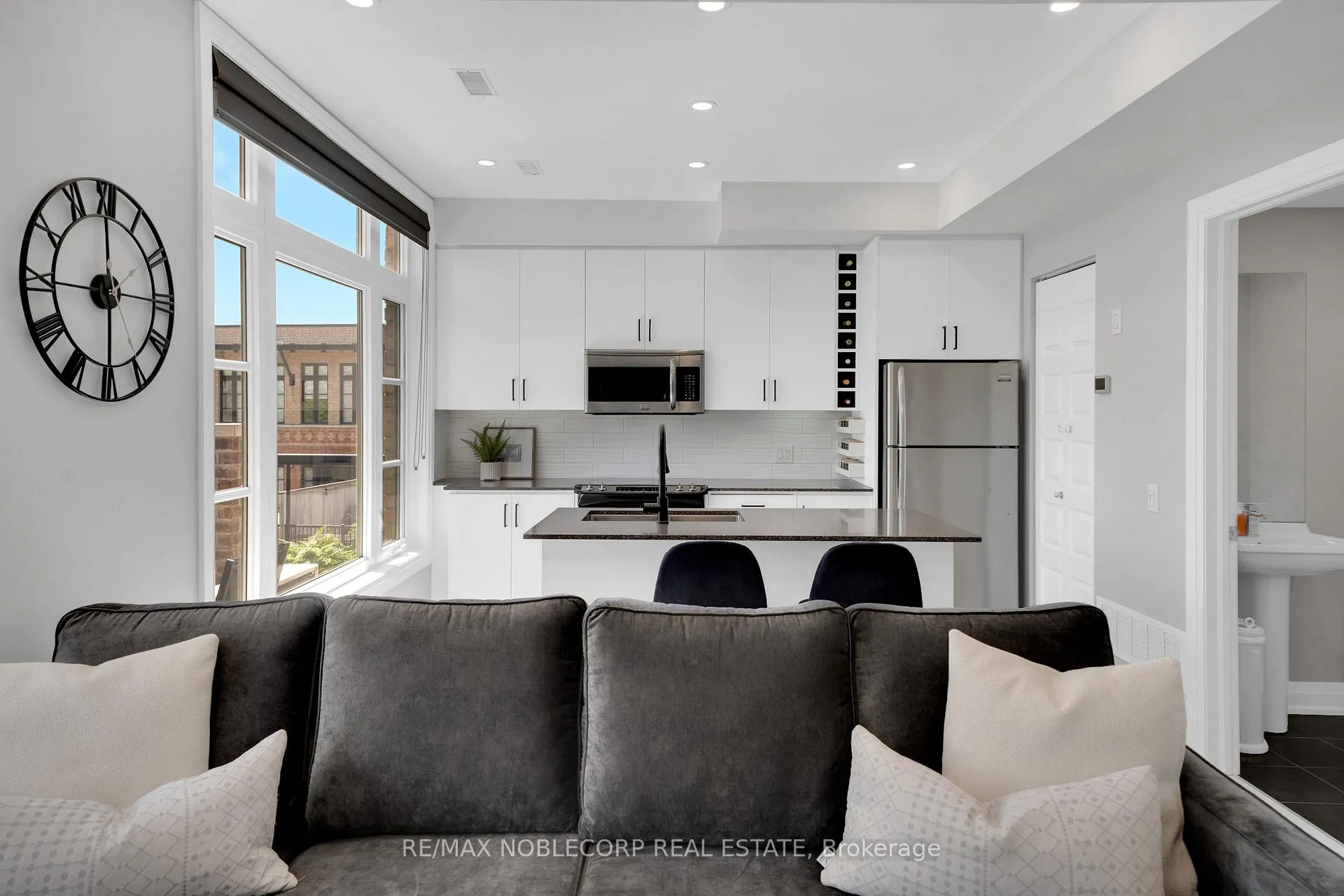 Photo 14 of Unit 40, 8167 Kipling Avenue, Vaughan, West Woodbridge — HOMEH