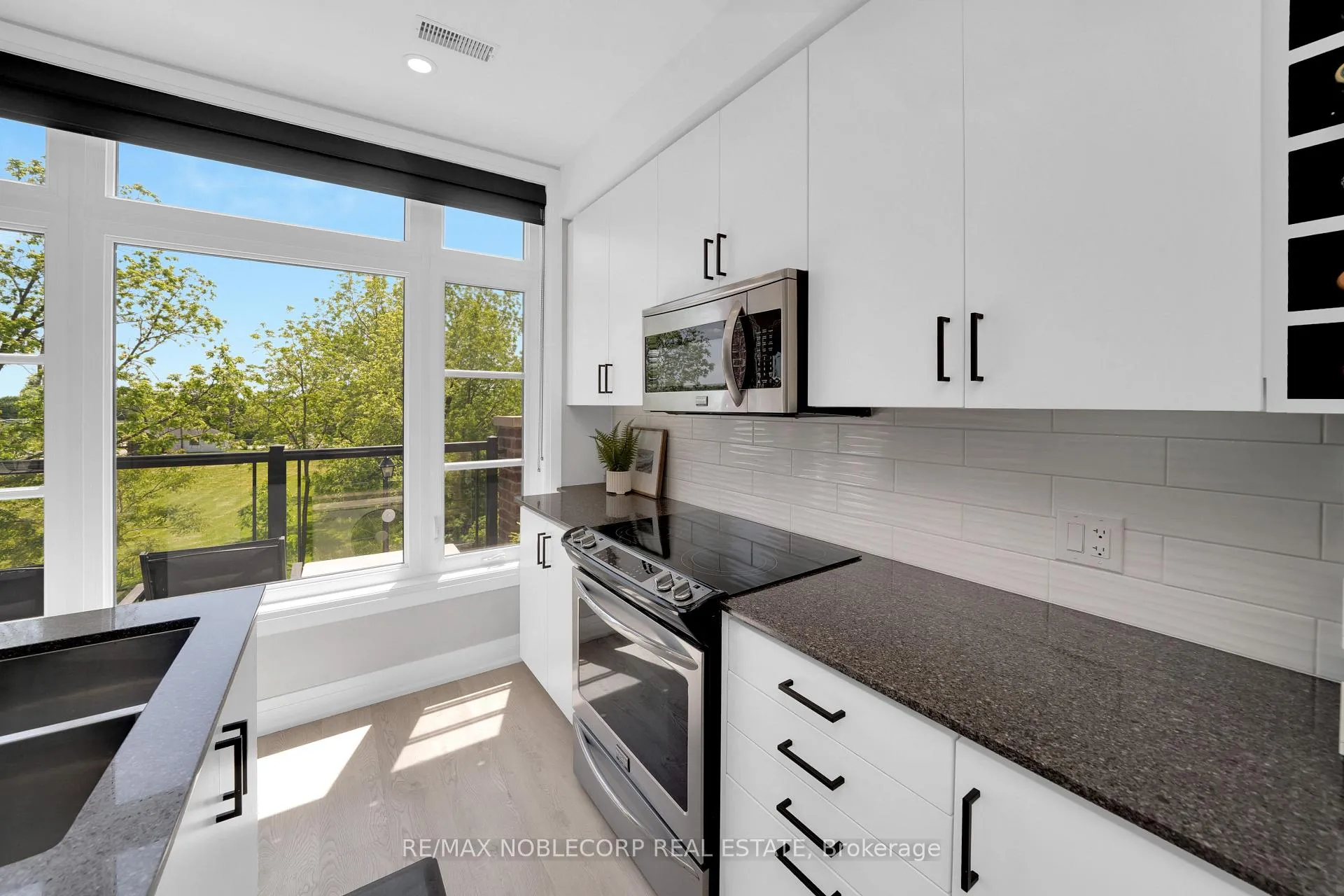 Photo 16 of Unit 40, 8167 Kipling Avenue, Vaughan, West Woodbridge — HOMEH