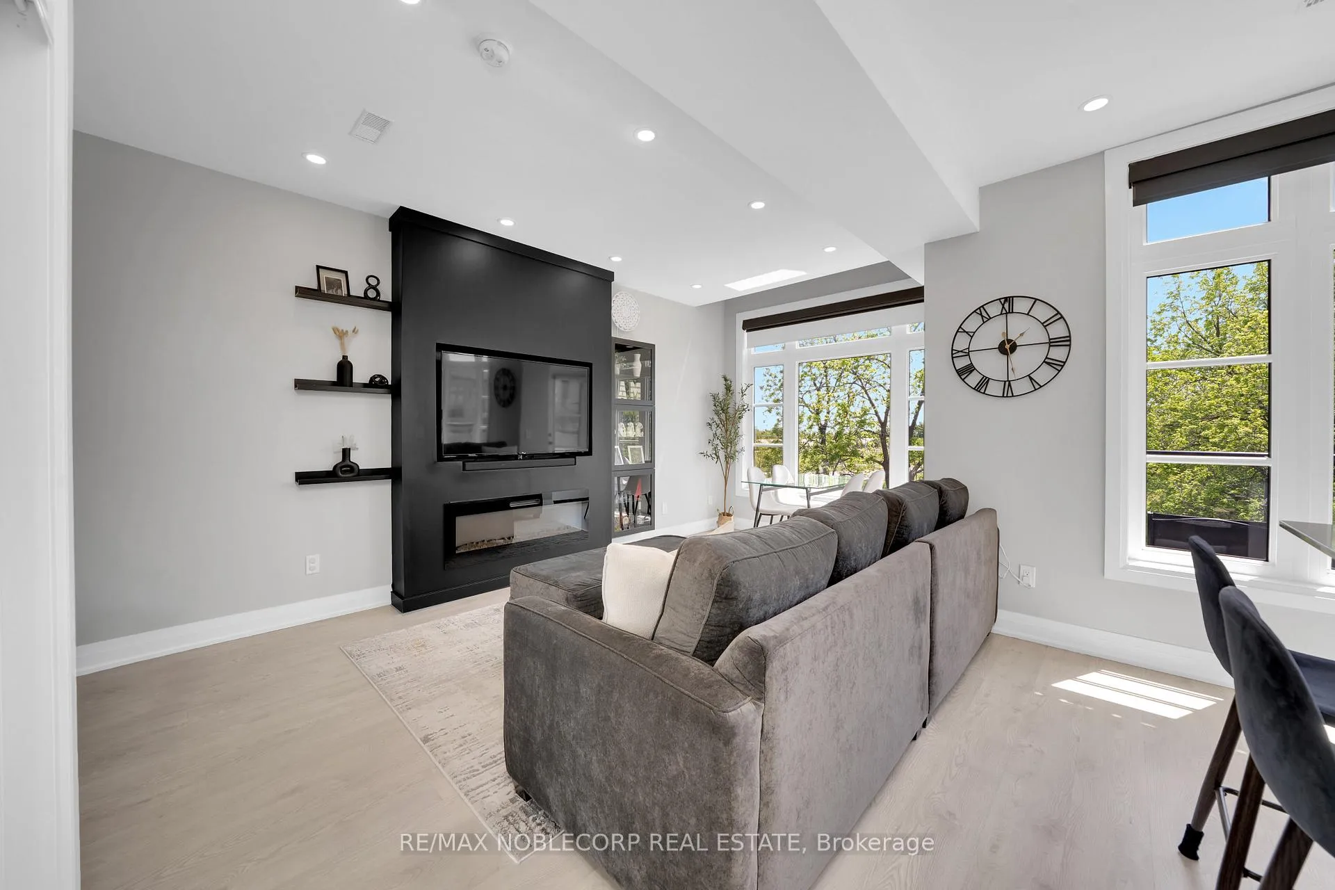 Photo 19 of Unit 40, 8167 Kipling Avenue, Vaughan, West Woodbridge — HOMEH