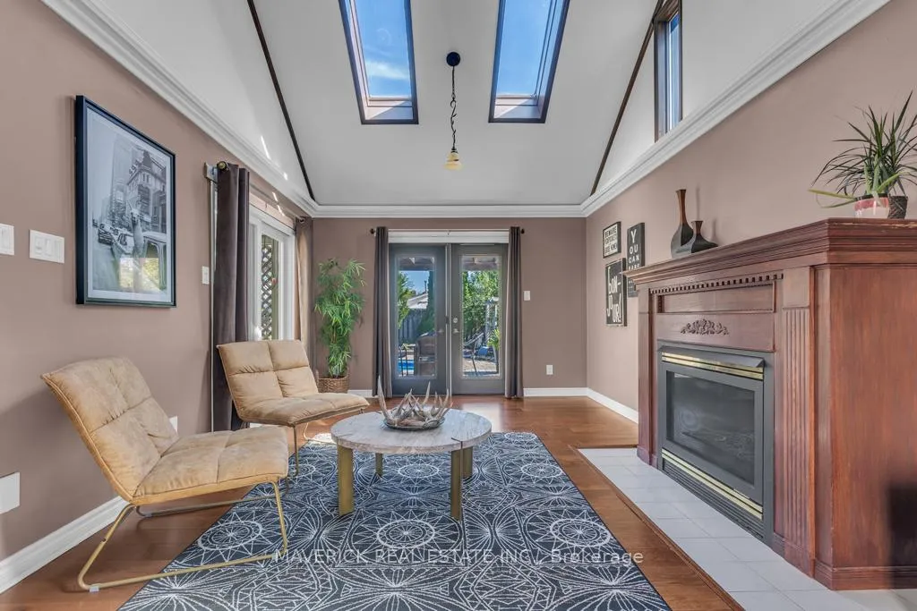 Photo 5 of 6 Bonnie Place, St. Thomas — HOMEH