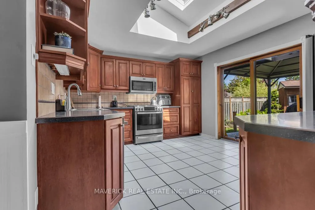 Photo 15 of 6 Bonnie Place, St. Thomas — HOMEH
